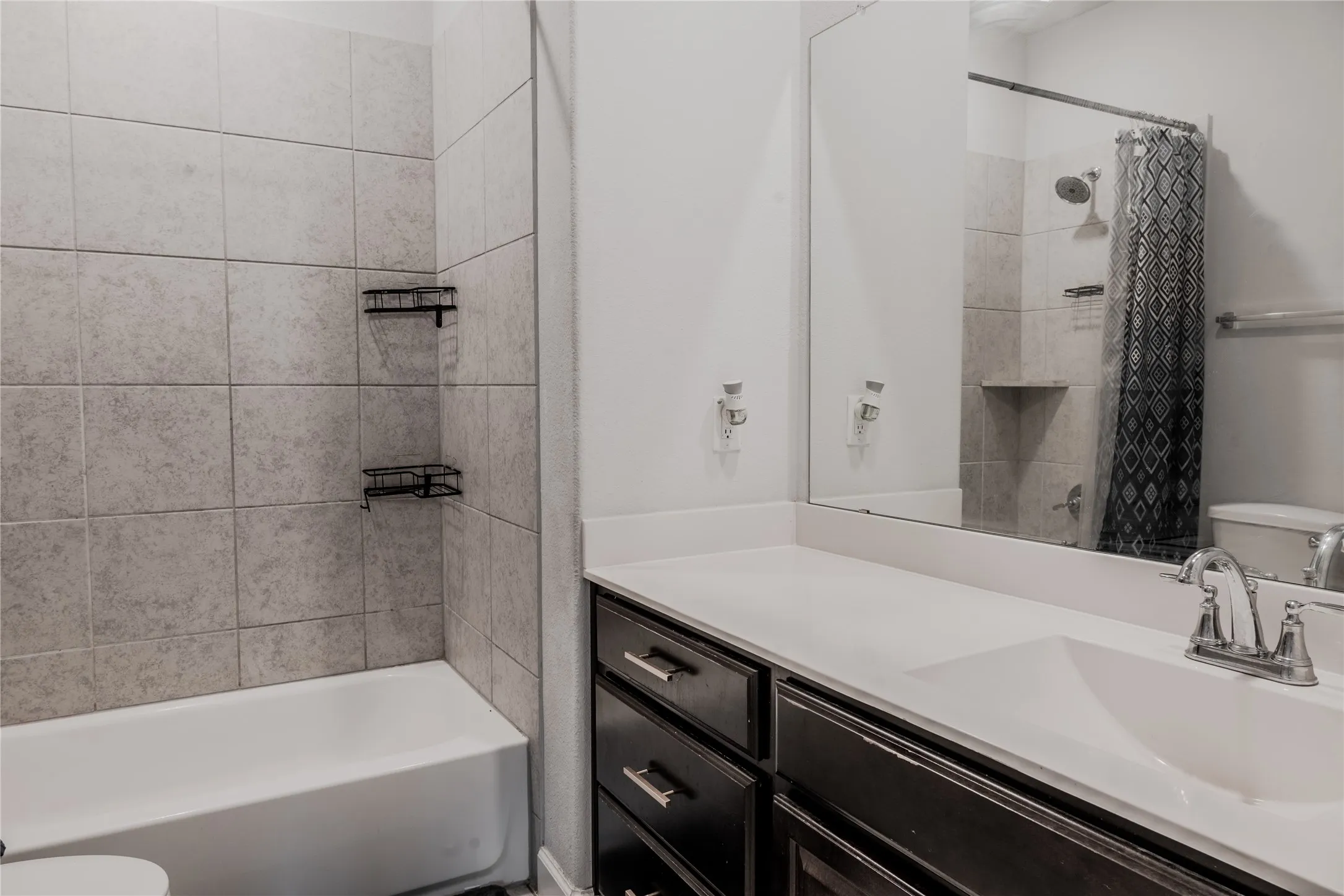 Single Family Residence For Rent in Rockwall County , 1327 Arezzo Lane, Mclendon Chisholm, Texas 75032, 5 Bedroom, 4 Bathroom, 3 Garage spaces, 4,206 Sqft, built in 2020, mls#21409713, Real Estate Agent in Mclendon Chisholm, Homes For Rent in Rockwall county, Homes For Rent in Mclendon Chisholm, Realtor in Mclendon Chisholm Texas, Real Estate Brokerage Independent Realty Texas, Luminita Cordes Realtor
