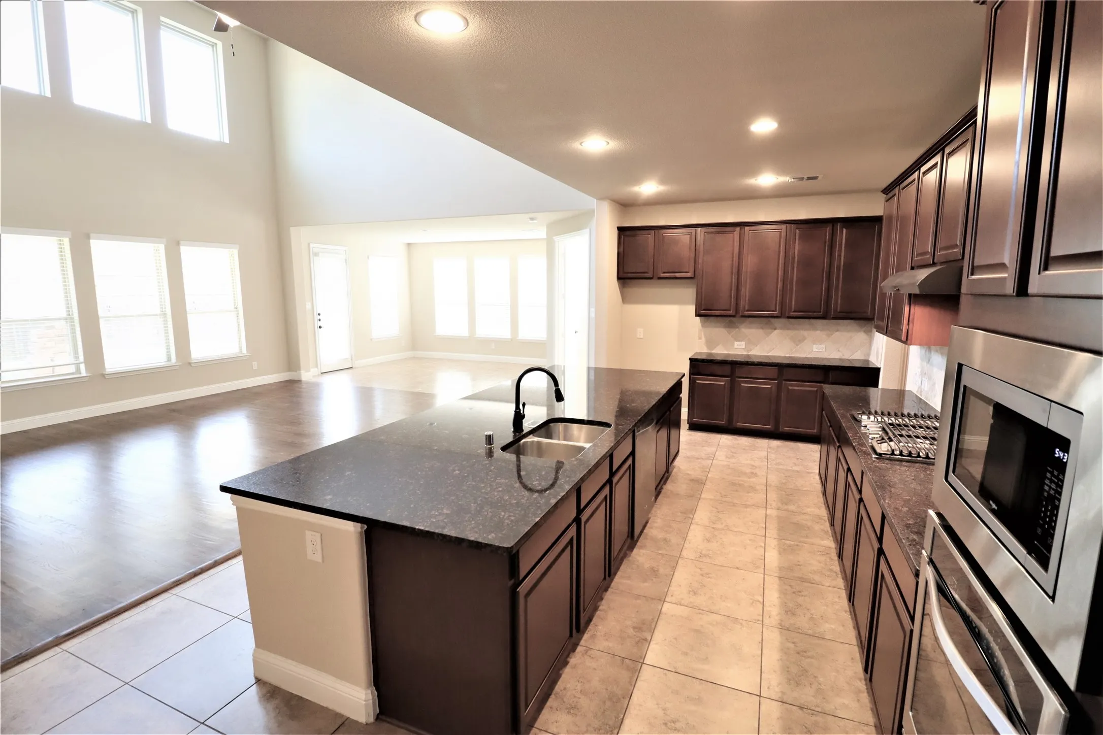 Single Family Residence For Rent in Denton County , 5070 Kerstyn Drive, Frisco, Texas 75036, 5 Bedroom, 4 Bathroom, 2 Garage spaces, 4,986 Sqft, built in 2015, mls#21409694, Real Estate Agent in Frisco, Homes For Rent in Denton county, Homes For Rent in Frisco, Realtor in Frisco Texas, Real Estate Brokerage Independent Realty Texas, Luminita Cordes Realtor
