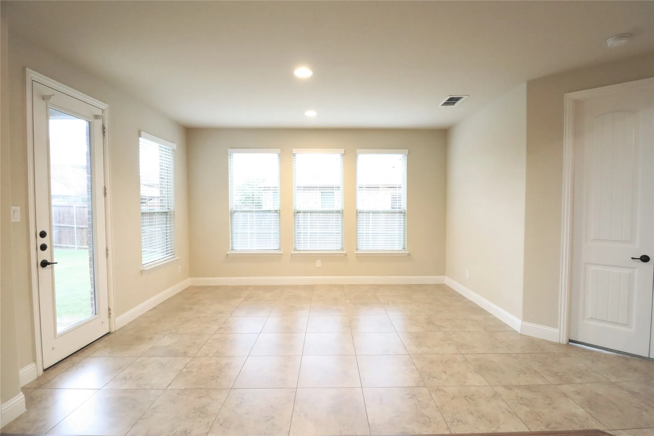 Single Family Residence For Rent in Denton County , 5070 Kerstyn Drive, Frisco, Texas 75036, 5 Bedroom, 4 Bathroom, 2 Garage spaces, 4,986 Sqft, built in 2015, mls#21409694, Real Estate Agent in Frisco, Homes For Rent in Denton county, Homes For Rent in Frisco, Realtor in Frisco Texas, Real Estate Brokerage Independent Realty Texas, Luminita Cordes Realtor