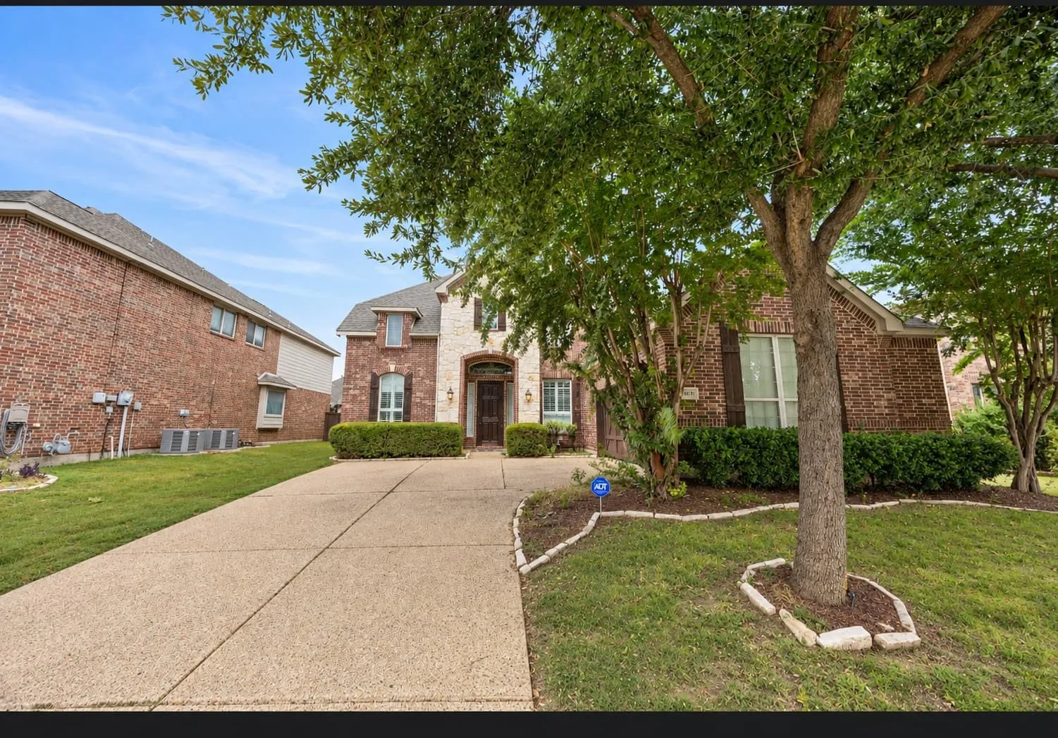 Single Family Residence For Sale in Tarrant County , 3020 Nadar Avenue, Grand Prairie, Texas 75054, 5 Bedroom, 5 Bathroom, 2 Garage spaces, 3,676 Sqft, built in 2007, mls#21406852, Real Estate Agent in Grand Prairie, Homes For Sale in Tarrant county, Homes For Sale in Grand Prairie, Realtor in Grand Prairie Texas, Real Estate Brokerage Independent Realty Texas, Luminita Cordes Realtor