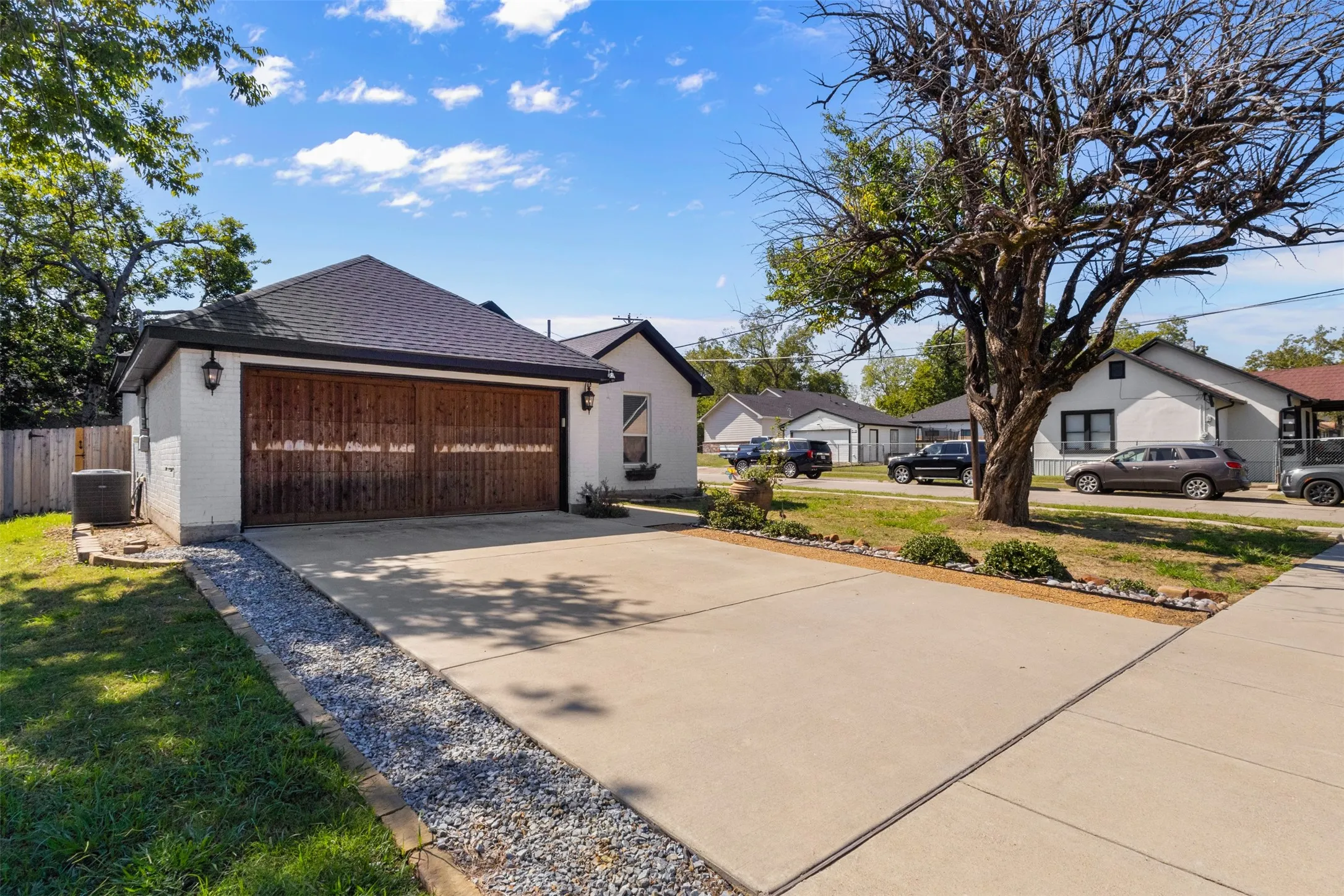 Single Family Residence For Sale in Hunt County , 3721 Washington Street, Greenville, Texas 75401, 4 Bedroom, 2 Bathroom, 2 Garage spaces, 1,514 Sqft, built in 2020, mls#21409685, Real Estate Agent in Greenville, Homes For Sale in Hunt county, Homes For Sale in Greenville, Realtor in Greenville Texas, Real Estate Brokerage Independent Realty Texas, Luminita Cordes Realtor