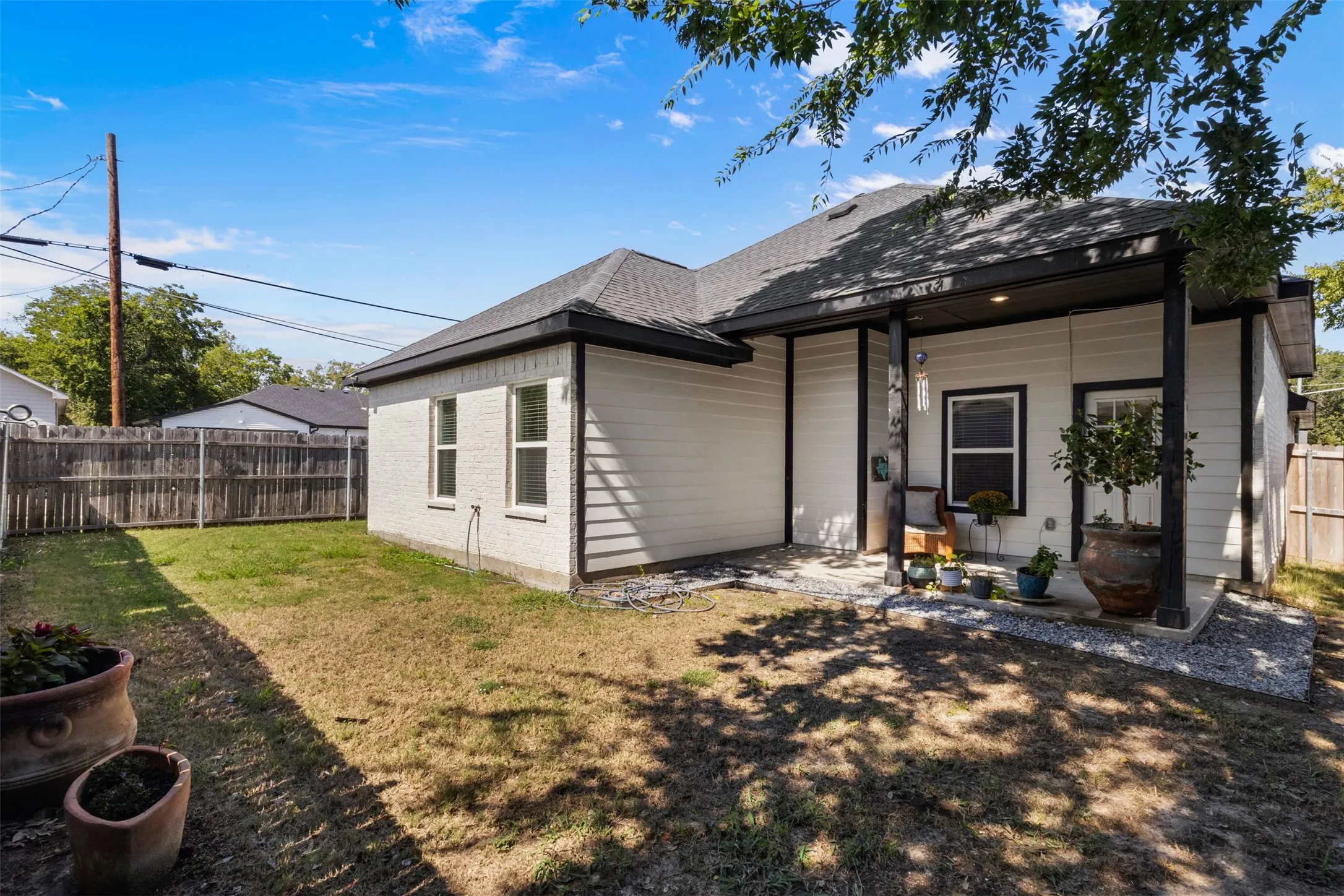 Single Family Residence For Sale in Hunt County , 3721 Washington Street, Greenville, Texas 75401, 4 Bedroom, 2 Bathroom, 2 Garage spaces, 1,514 Sqft, built in 2020, mls#21409685, Real Estate Agent in Greenville, Homes For Sale in Hunt county, Homes For Sale in Greenville, Realtor in Greenville Texas, Real Estate Brokerage Independent Realty Texas, Luminita Cordes Realtor