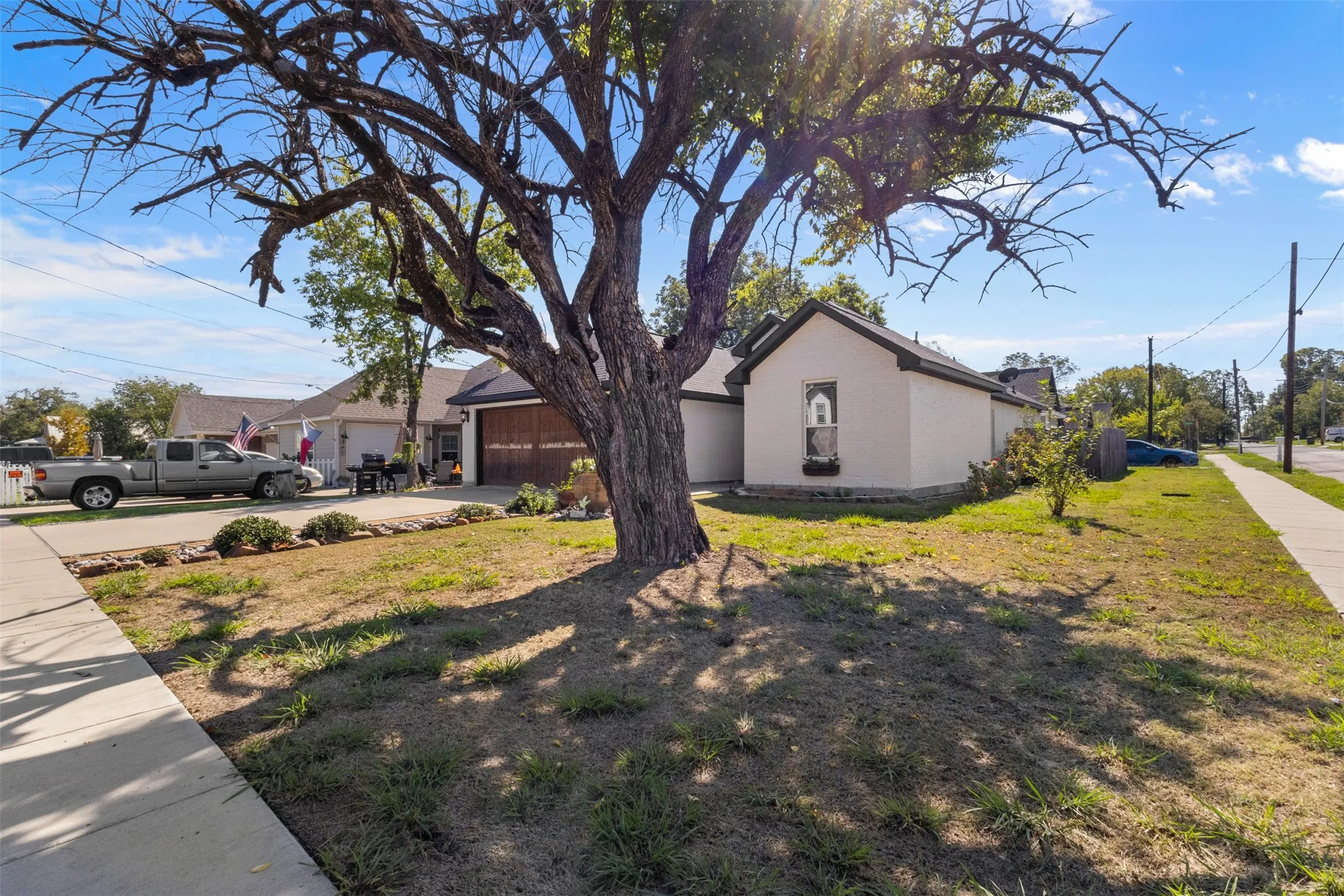 Single Family Residence For Sale in Hunt County , 3721 Washington Street, Greenville, Texas 75401, 4 Bedroom, 2 Bathroom, 2 Garage spaces, 1,514 Sqft, built in 2020, mls#21409685, Real Estate Agent in Greenville, Homes For Sale in Hunt county, Homes For Sale in Greenville, Realtor in Greenville Texas, Real Estate Brokerage Independent Realty Texas, Luminita Cordes Realtor