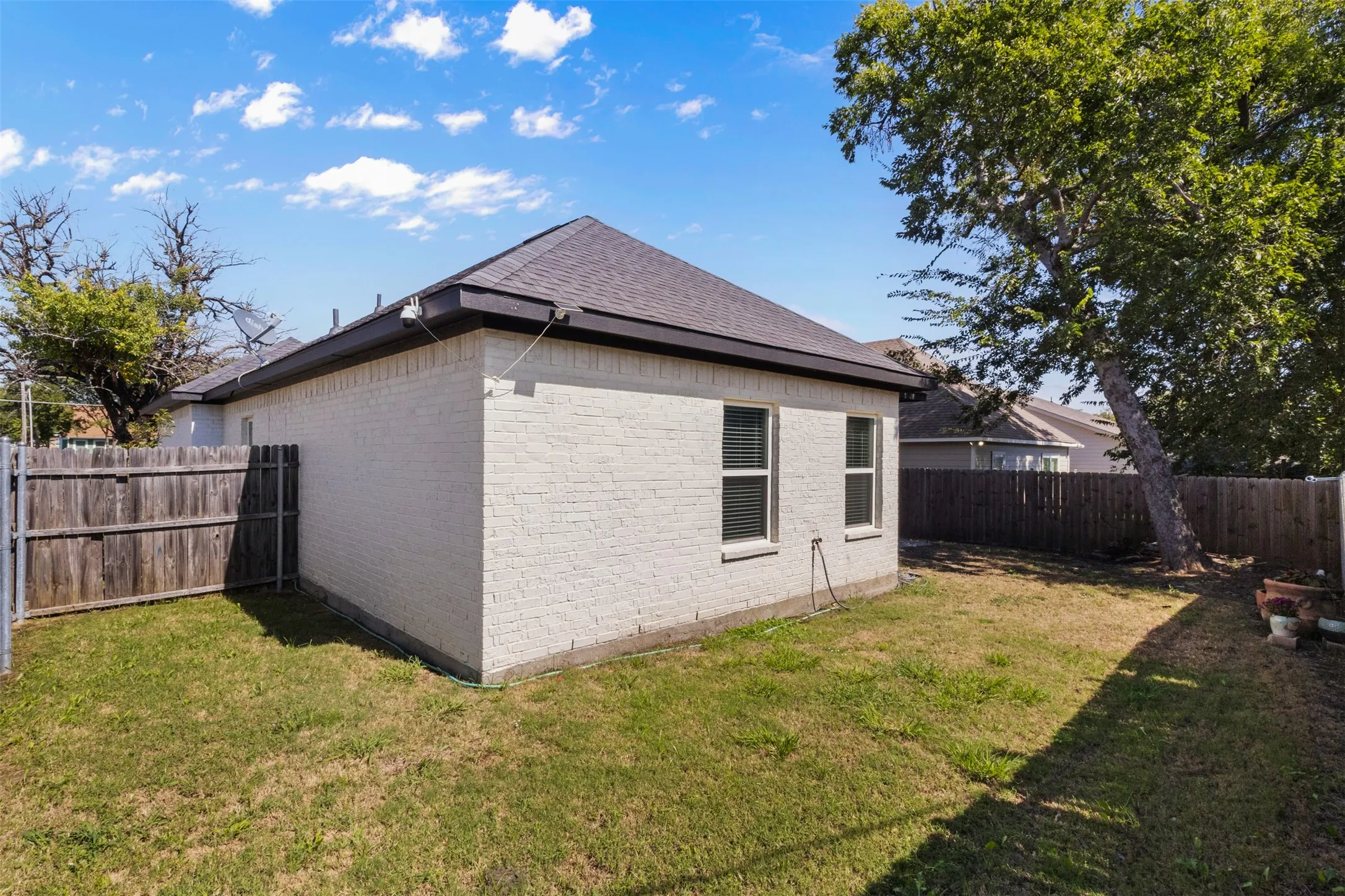 Single Family Residence For Sale in Hunt County , 3721 Washington Street, Greenville, Texas 75401, 4 Bedroom, 2 Bathroom, 2 Garage spaces, 1,514 Sqft, built in 2020, mls#21409685, Real Estate Agent in Greenville, Homes For Sale in Hunt county, Homes For Sale in Greenville, Realtor in Greenville Texas, Real Estate Brokerage Independent Realty Texas, Luminita Cordes Realtor