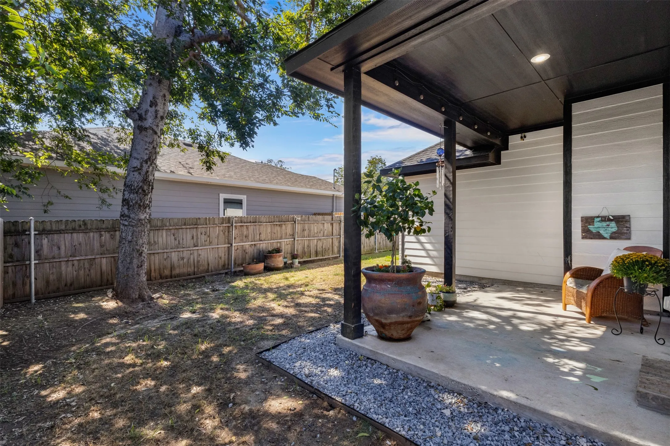 Single Family Residence For Sale in Hunt County , 3721 Washington Street, Greenville, Texas 75401, 4 Bedroom, 2 Bathroom, 2 Garage spaces, 1,514 Sqft, built in 2020, mls#21409685, Real Estate Agent in Greenville, Homes For Sale in Hunt county, Homes For Sale in Greenville, Realtor in Greenville Texas, Real Estate Brokerage Independent Realty Texas, Luminita Cordes Realtor