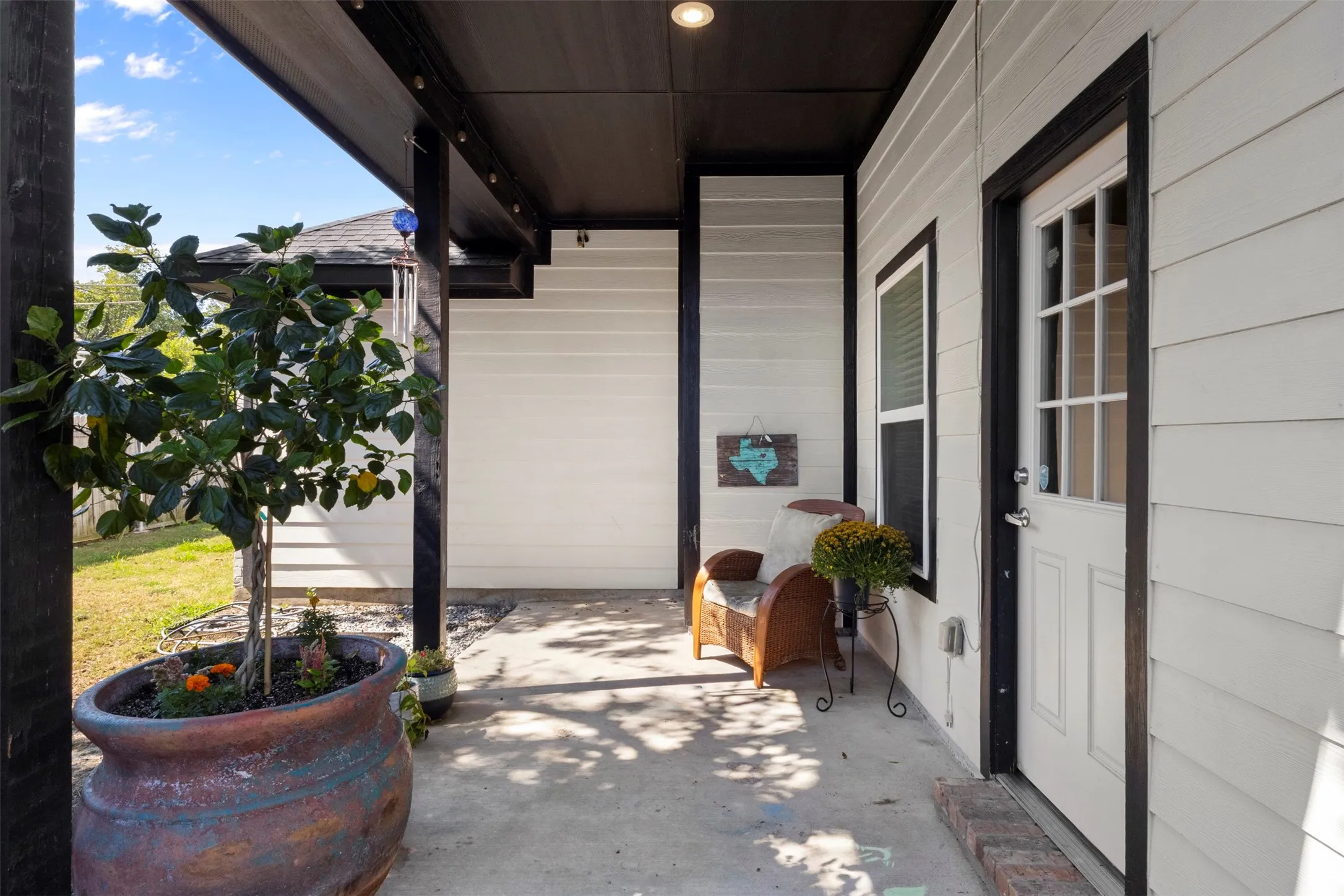 Single Family Residence For Sale in Hunt County , 3721 Washington Street, Greenville, Texas 75401, 4 Bedroom, 2 Bathroom, 2 Garage spaces, 1,514 Sqft, built in 2020, mls#21409685, Real Estate Agent in Greenville, Homes For Sale in Hunt county, Homes For Sale in Greenville, Realtor in Greenville Texas, Real Estate Brokerage Independent Realty Texas, Luminita Cordes Realtor