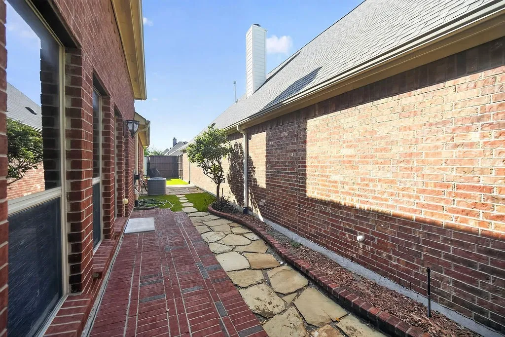 Single Family Residence For Rent in Collin County , 1431 Petersburgh Place, Allen, Texas 75013, 3 Bedroom, 2 Bathroom, 2 Garage spaces, 1,896 Sqft, built in 2005, mls#21409716, Real Estate Agent in Allen, Homes For Rent in Collin county, Homes For Rent in Allen, Realtor in Allen Texas, Real Estate Brokerage Independent Realty Texas, Luminita Cordes Realtor