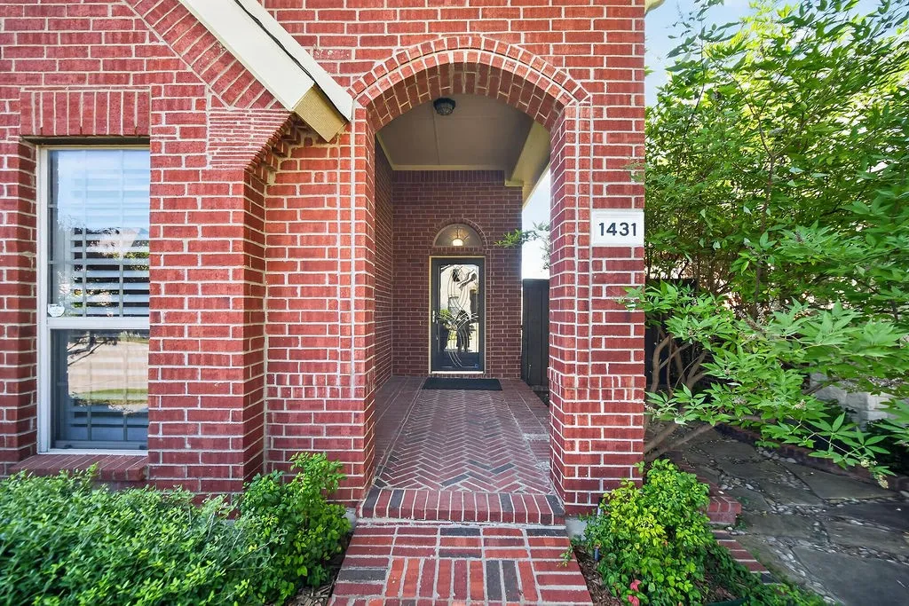 Single Family Residence For Rent in Collin County , 1431 Petersburgh Place, Allen, Texas 75013, 3 Bedroom, 2 Bathroom, 2 Garage spaces, 1,896 Sqft, built in 2005, mls#21409716, Real Estate Agent in Allen, Homes For Rent in Collin county, Homes For Rent in Allen, Realtor in Allen Texas, Real Estate Brokerage Independent Realty Texas, Luminita Cordes Realtor