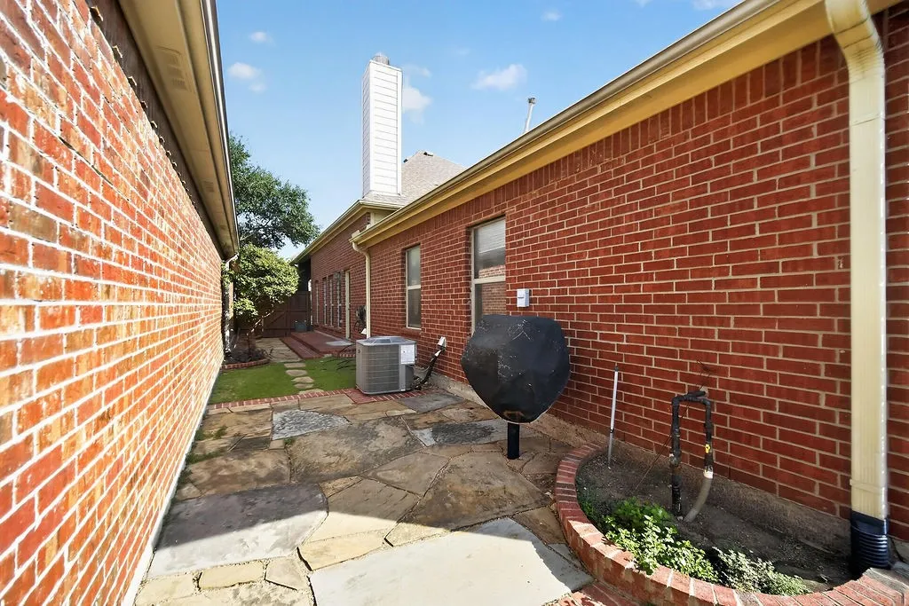 Single Family Residence For Rent in Collin County , 1431 Petersburgh Place, Allen, Texas 75013, 3 Bedroom, 2 Bathroom, 2 Garage spaces, 1,896 Sqft, built in 2005, mls#21409716, Real Estate Agent in Allen, Homes For Rent in Collin county, Homes For Rent in Allen, Realtor in Allen Texas, Real Estate Brokerage Independent Realty Texas, Luminita Cordes Realtor