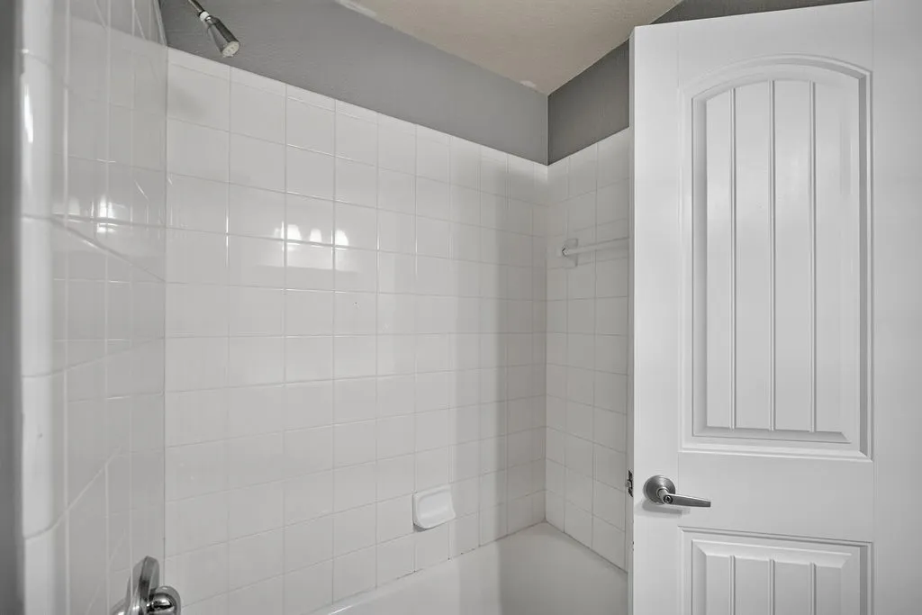 Single Family Residence For Rent in Collin County , 1431 Petersburgh Place, Allen, Texas 75013, 3 Bedroom, 2 Bathroom, 2 Garage spaces, 1,896 Sqft, built in 2005, mls#21409716, Real Estate Agent in Allen, Homes For Rent in Collin county, Homes For Rent in Allen, Realtor in Allen Texas, Real Estate Brokerage Independent Realty Texas, Luminita Cordes Realtor