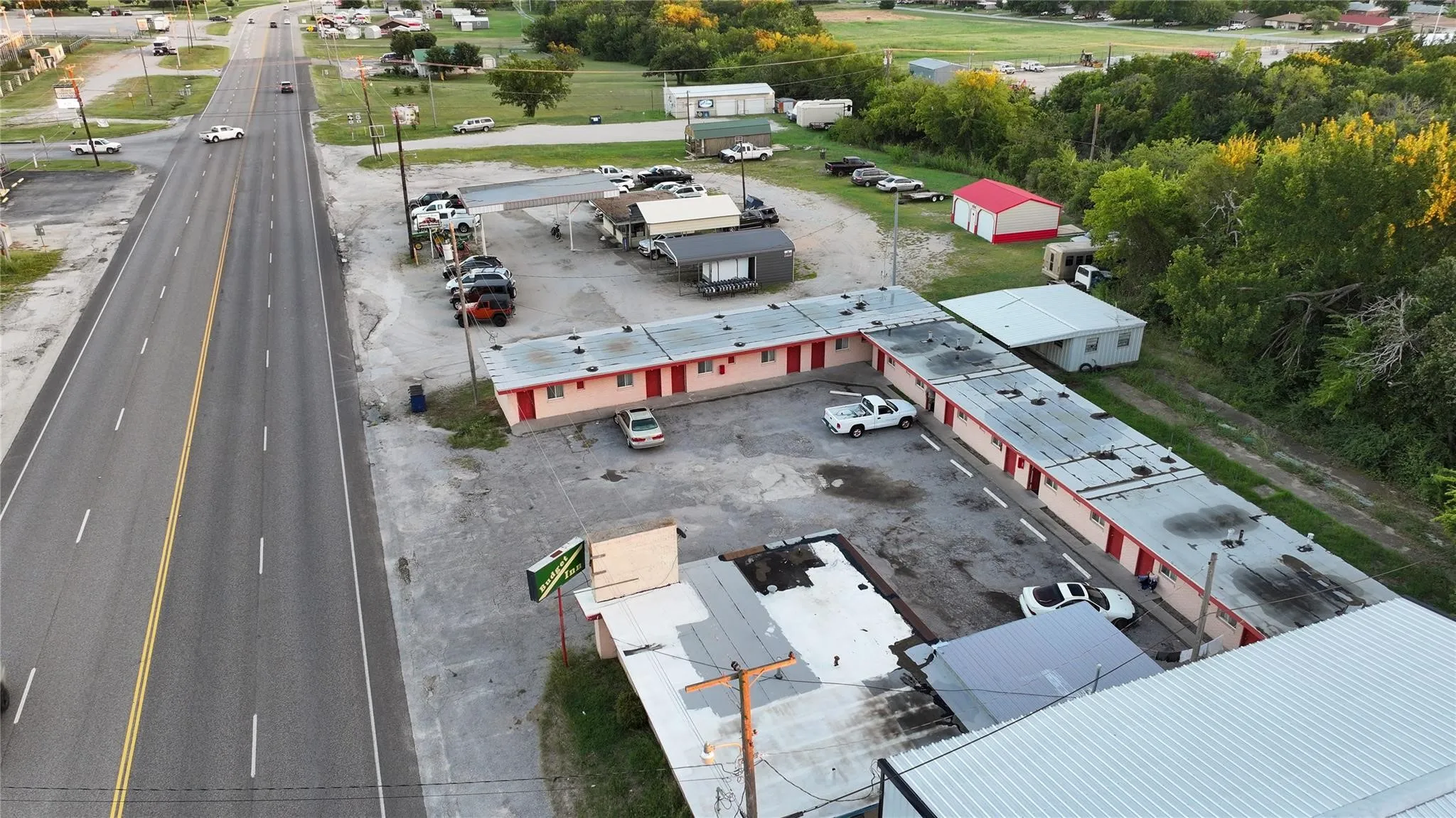 Hotel/Motel For Sale in Montague County , 1408 E Wise Street, Bowie, Texas 76230, 0, 0, Garage spaces, 0 Sqft, built in 1930, mls#21409719, Real Estate Agent in Bowie, Homes For Sale in Montague county, Homes For Sale in Bowie, Realtor in Bowie Texas, Real Estate Brokerage Independent Realty Texas, Luminita Cordes Realtor