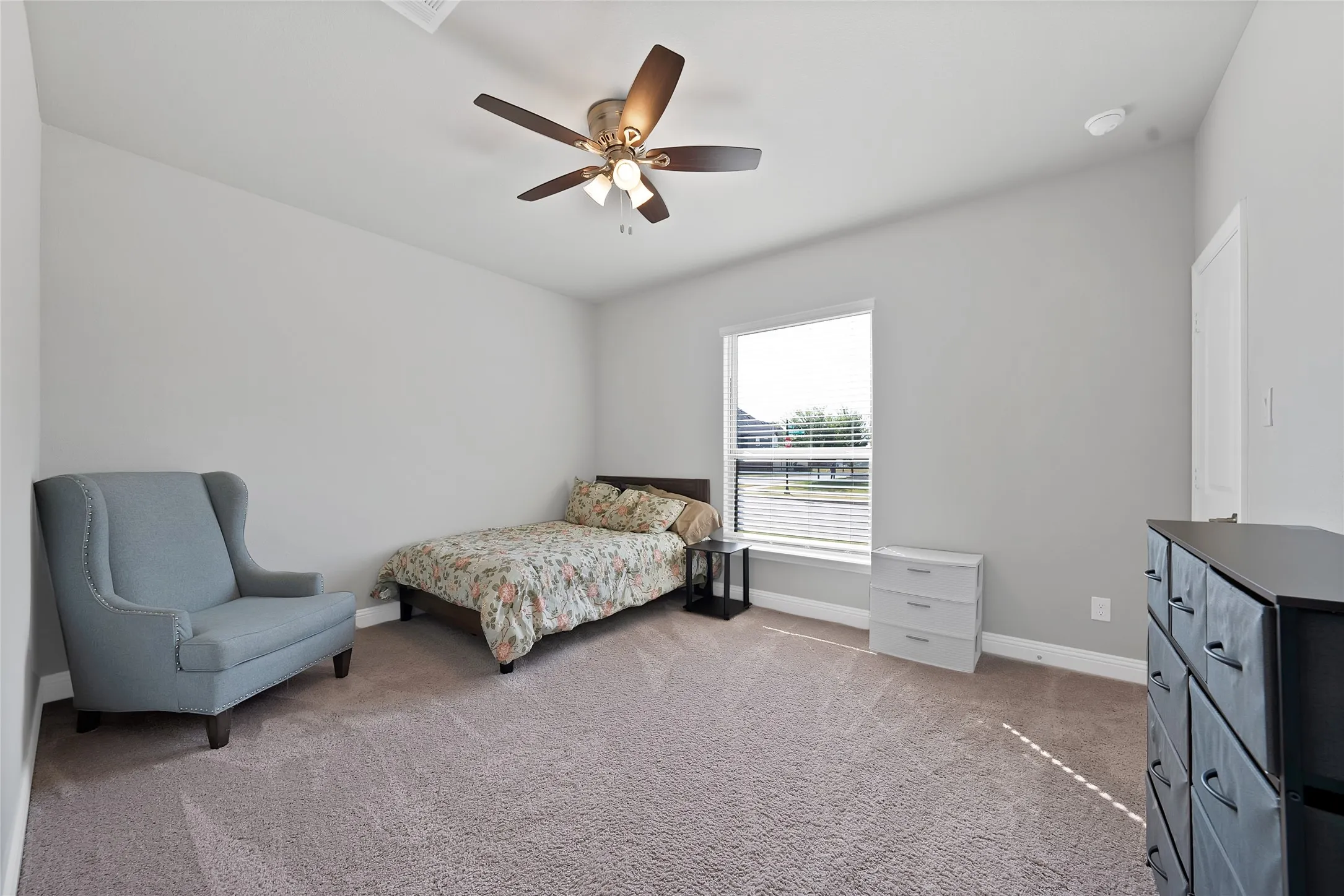 Single Family Residence For Sale in Johnson County , 2208 Birdwatch Lane, Mansfield, Texas 76084, 6 Bedroom, 4 Bathroom, 3 Garage spaces, 4,591 Sqft, built in 2024, mls#21408810, Real Estate Agent in Mansfield, Homes For Sale in Johnson county, Homes For Sale in Mansfield, Realtor in Mansfield Texas, Real Estate Brokerage Independent Realty Texas, Luminita Cordes Realtor