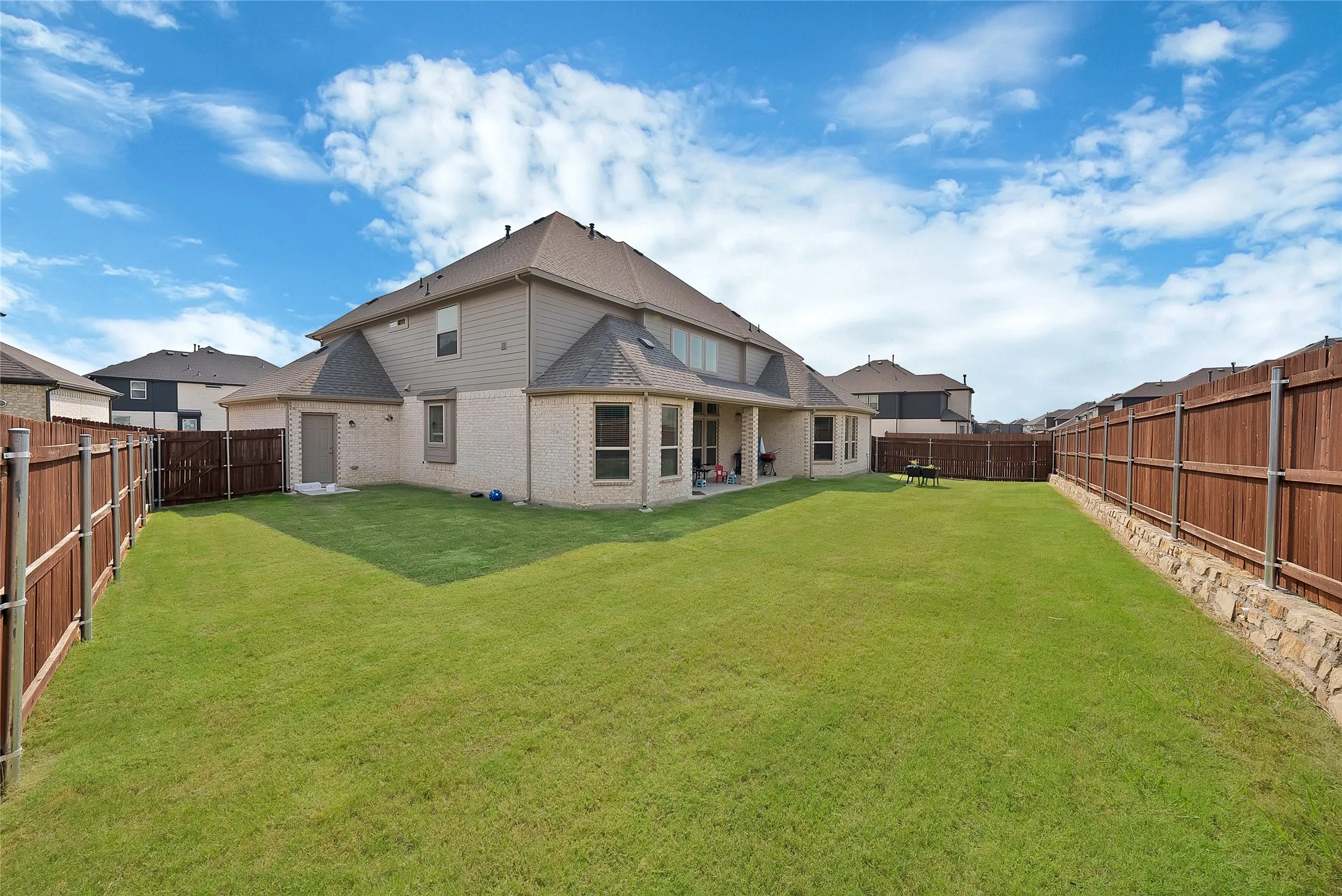 Single Family Residence For Sale in Johnson County , 2208 Birdwatch Lane, Mansfield, Texas 76084, 6 Bedroom, 4 Bathroom, 3 Garage spaces, 4,591 Sqft, built in 2024, mls#21408810, Real Estate Agent in Mansfield, Homes For Sale in Johnson county, Homes For Sale in Mansfield, Realtor in Mansfield Texas, Real Estate Brokerage Independent Realty Texas, Luminita Cordes Realtor