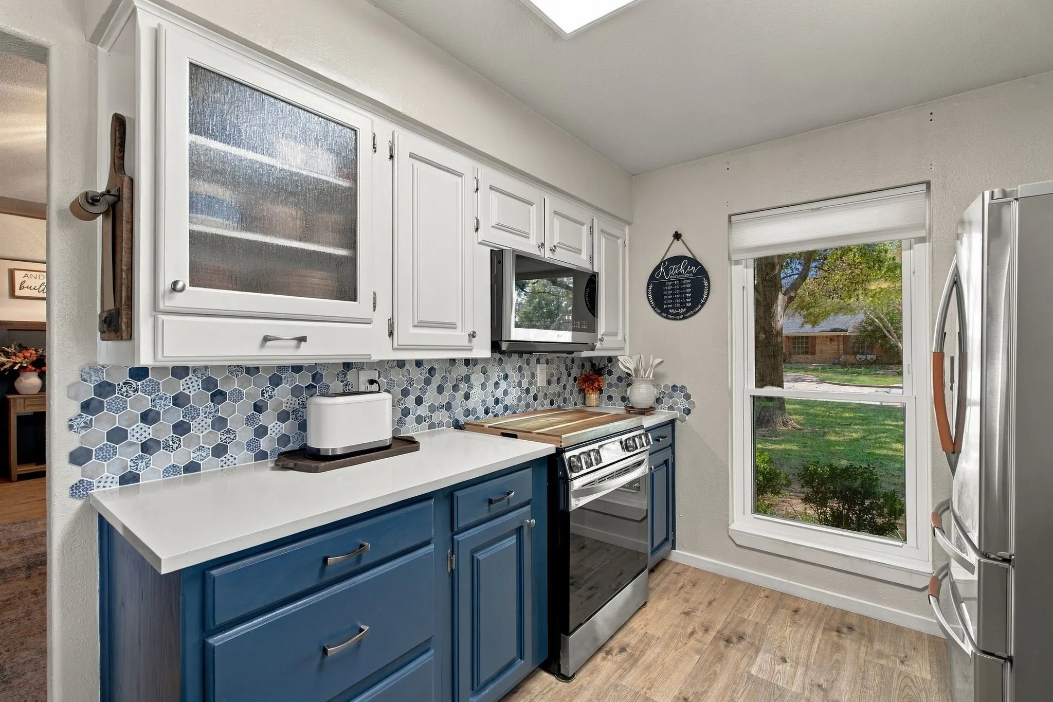 Single Family Residence For Sale in Tarrant County , 601 Cimarron Trail, Southlake, Texas 76092, 3 Bedroom, 2 Bathroom, 2 Garage spaces, 2,005 Sqft, built in 1978, mls#21409101, Real Estate Agent in Southlake, Homes For Sale in Tarrant county, Homes For Sale in Southlake, Realtor in Southlake Texas, Real Estate Brokerage Independent Realty Texas, Luminita Cordes Realtor