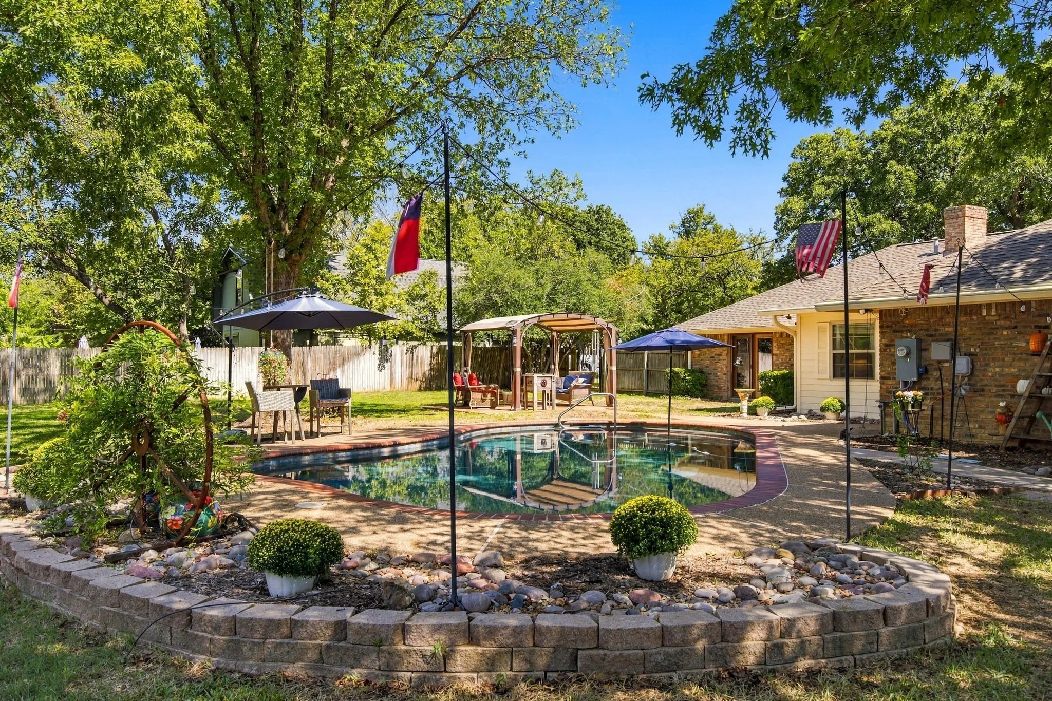 Pool with sitting areas