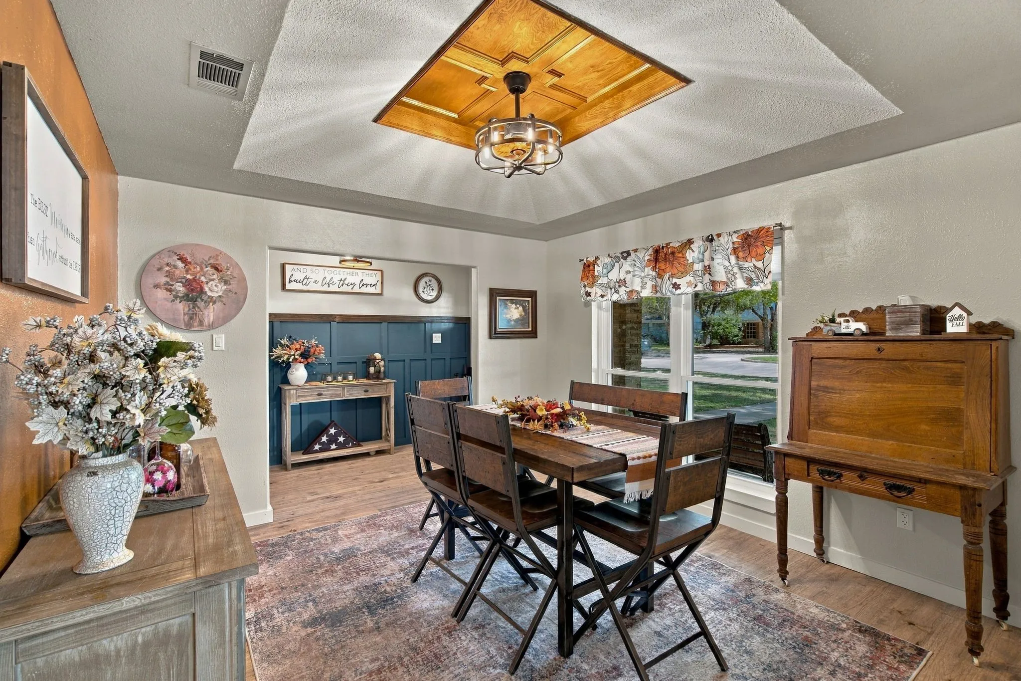 Dining room.