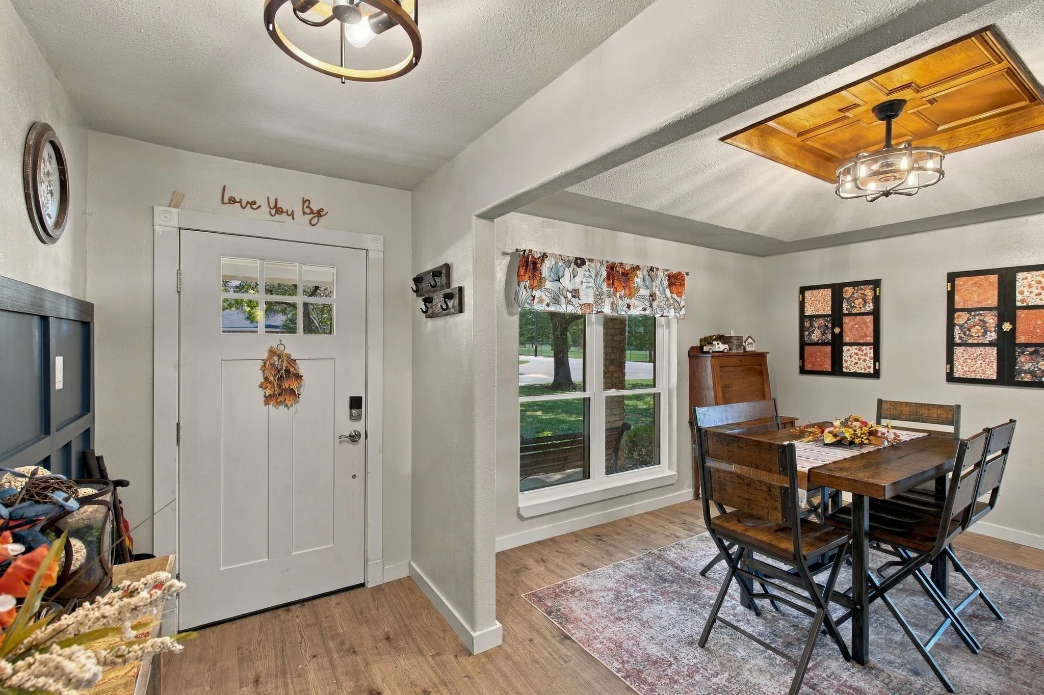 Dining room off of entry way.