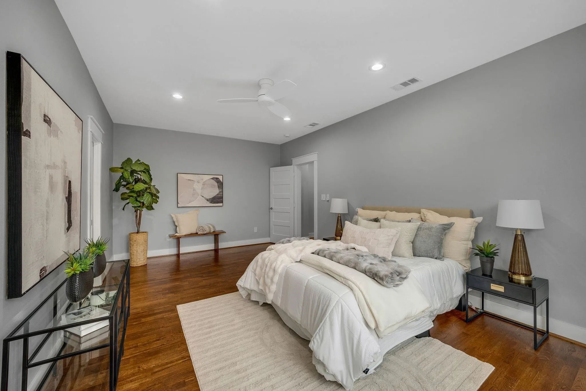 Single Family Residence For Rent in Dallas County , 6045 Velasco Avenue, Dallas, Texas 75206, 3 Bedroom, 4 Bathroom, 2 Garage spaces, 2,666 Sqft, built in 2025, mls#21409723, Real Estate Agent in Dallas, Homes For Rent in Dallas county, Homes For Rent in Dallas, Realtor in Dallas Texas, Real Estate Brokerage Independent Realty Texas, Luminita Cordes Realtor