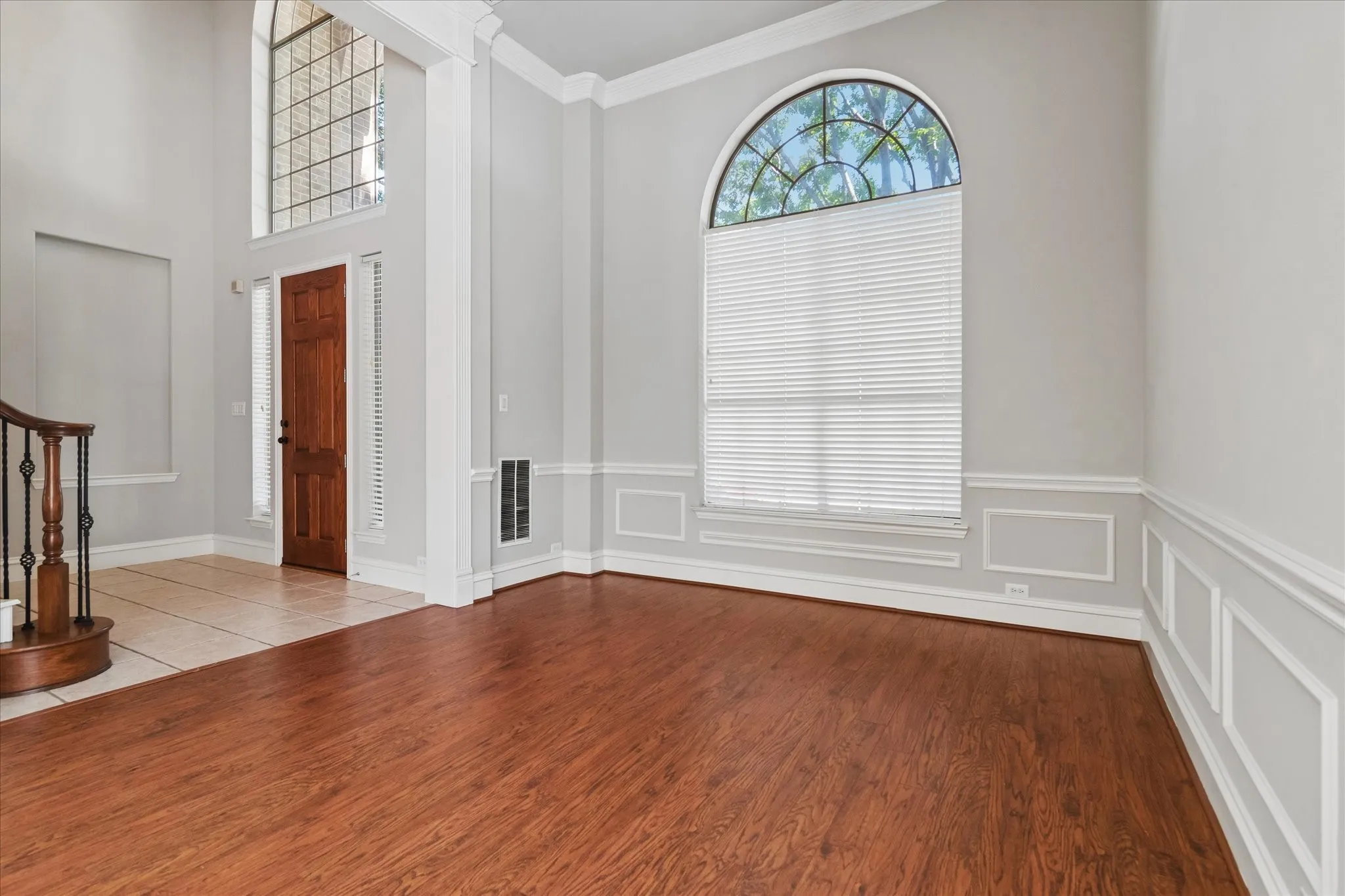 Wood-finish flooring with tile entry