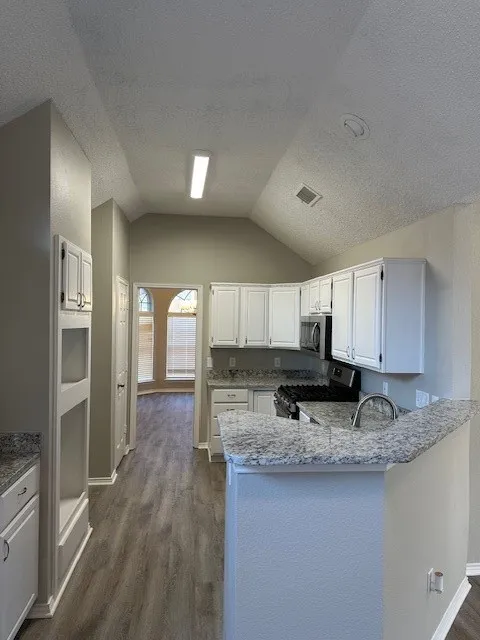 Single Family Residence For Rent in Dallas County , 2313 Austin Drive, Mesquite, Texas 75181, 3 Bedroom, 2 Bathroom, 2 Garage spaces, 1,758 Sqft, built in 1992, mls#21409704, Real Estate Agent in Mesquite, Homes For Rent in Dallas county, Homes For Rent in Mesquite, Realtor in Mesquite Texas, Real Estate Brokerage Independent Realty Texas, Luminita Cordes Realtor
