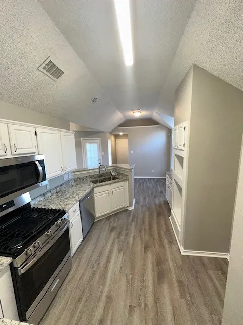 Single Family Residence For Rent in Dallas County , 2313 Austin Drive, Mesquite, Texas 75181, 3 Bedroom, 2 Bathroom, 2 Garage spaces, 1,758 Sqft, built in 1992, mls#21409704, Real Estate Agent in Mesquite, Homes For Rent in Dallas county, Homes For Rent in Mesquite, Realtor in Mesquite Texas, Real Estate Brokerage Independent Realty Texas, Luminita Cordes Realtor
