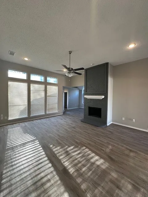 Single Family Residence For Rent in Dallas County , 2313 Austin Drive, Mesquite, Texas 75181, 3 Bedroom, 2 Bathroom, 2 Garage spaces, 1,758 Sqft, built in 1992, mls#21409704, Real Estate Agent in Mesquite, Homes For Rent in Dallas county, Homes For Rent in Mesquite, Realtor in Mesquite Texas, Real Estate Brokerage Independent Realty Texas, Luminita Cordes Realtor
