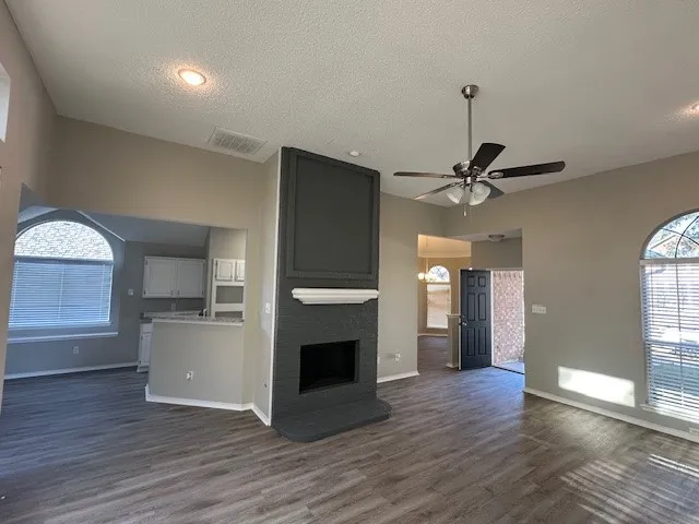 Single Family Residence For Rent in Dallas County , 2313 Austin Drive, Mesquite, Texas 75181, 3 Bedroom, 2 Bathroom, 2 Garage spaces, 1,758 Sqft, built in 1992, mls#21409704, Real Estate Agent in Mesquite, Homes For Rent in Dallas county, Homes For Rent in Mesquite, Realtor in Mesquite Texas, Real Estate Brokerage Independent Realty Texas, Luminita Cordes Realtor
