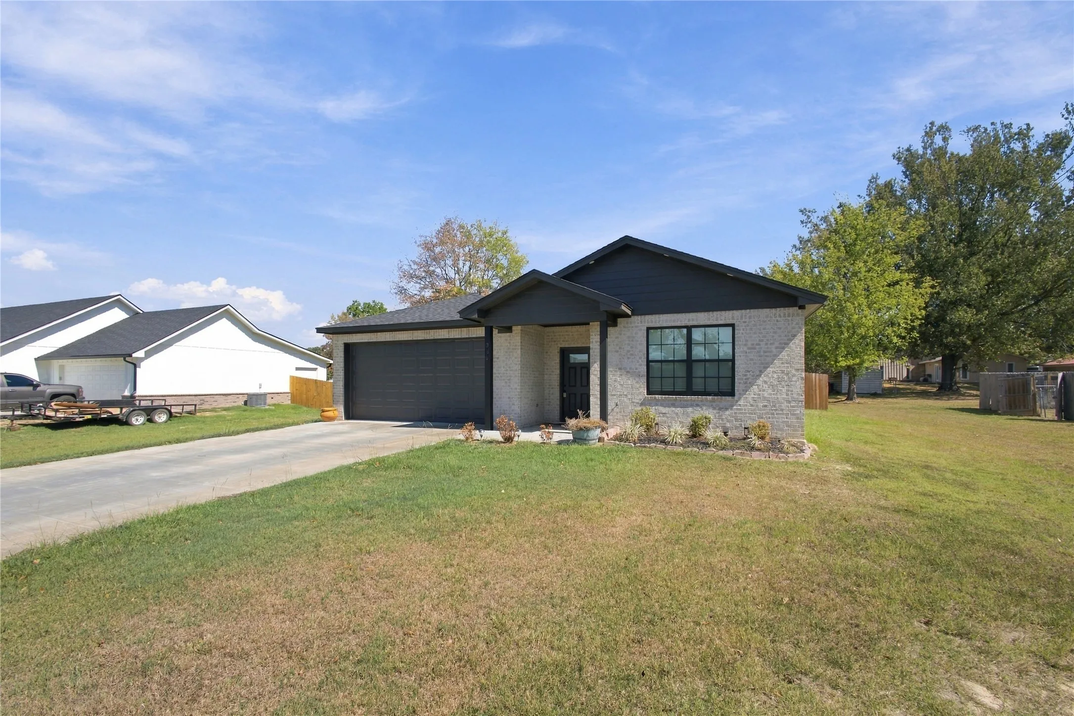 Single Family Residence For Sale in Bowie County , 386 Robertson Rd, New Boston, Texas 75570, 3 Bedroom, 2 Bathroom, 2 Garage spaces, 1,700 Sqft, built in 2023, mls#21409726, Real Estate Agent in New Boston, Homes For Sale in Bowie county, Homes For Sale in New Boston, Realtor in New Boston Texas, Real Estate Brokerage Independent Realty Texas, Luminita Cordes Realtor