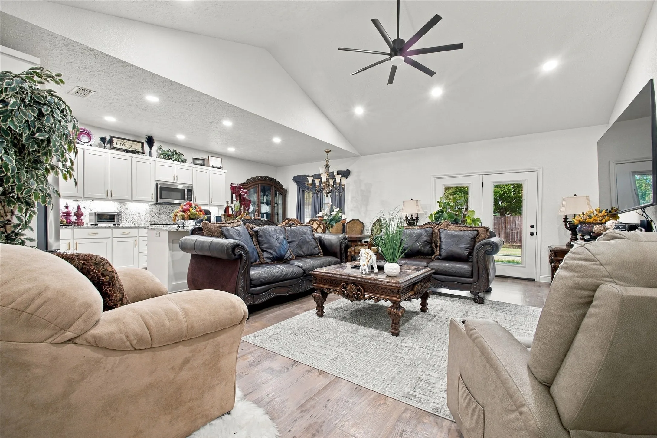 Single Family Residence For Sale in Bowie County , 386 Robertson Rd, New Boston, Texas 75570, 3 Bedroom, 2 Bathroom, 2 Garage spaces, 1,700 Sqft, built in 2023, mls#21409726, Real Estate Agent in New Boston, Homes For Sale in Bowie county, Homes For Sale in New Boston, Realtor in New Boston Texas, Real Estate Brokerage Independent Realty Texas, Luminita Cordes Realtor