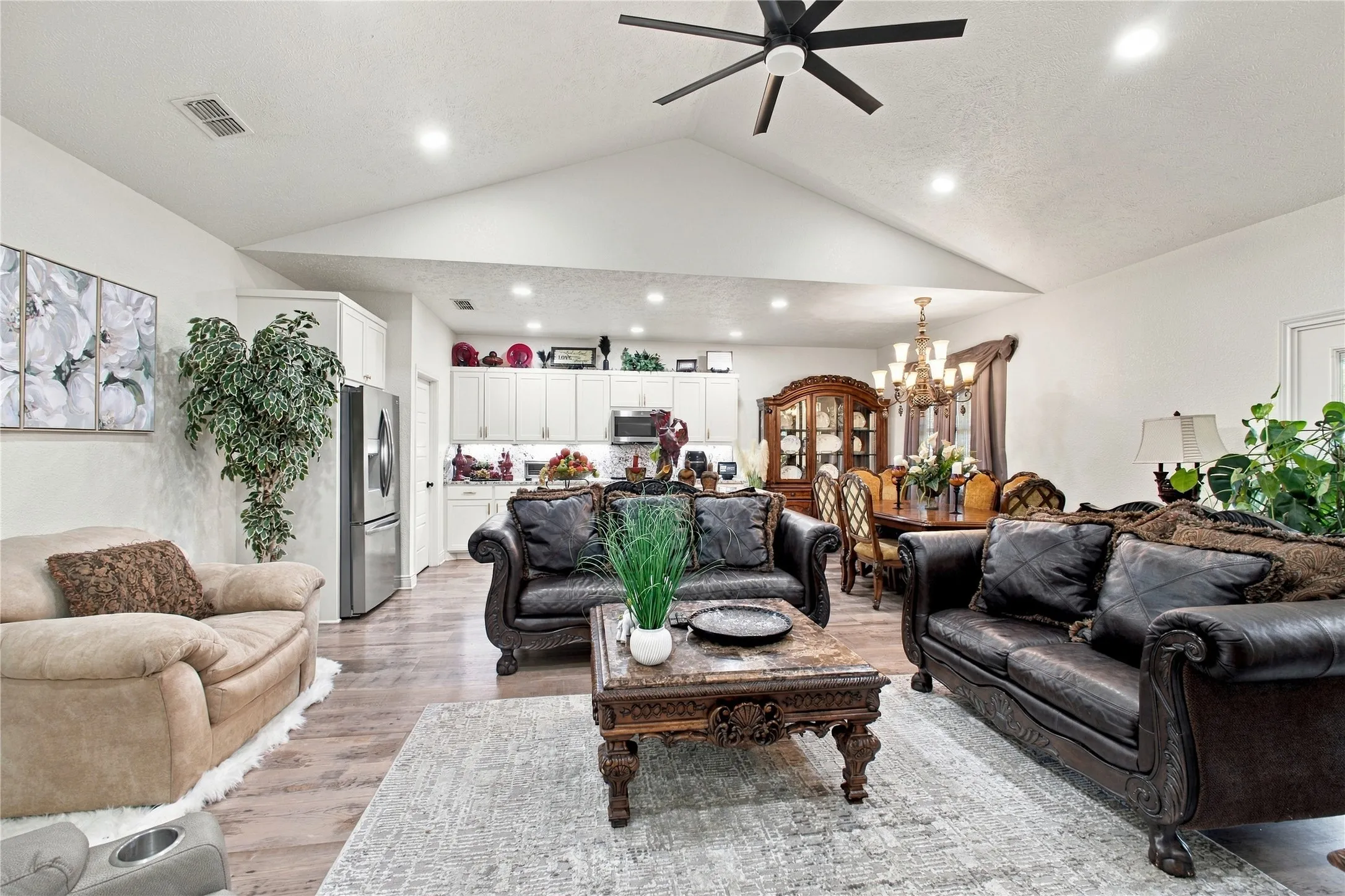 Single Family Residence For Sale in Bowie County , 386 Robertson Rd, New Boston, Texas 75570, 3 Bedroom, 2 Bathroom, 2 Garage spaces, 1,700 Sqft, built in 2023, mls#21409726, Real Estate Agent in New Boston, Homes For Sale in Bowie county, Homes For Sale in New Boston, Realtor in New Boston Texas, Real Estate Brokerage Independent Realty Texas, Luminita Cordes Realtor