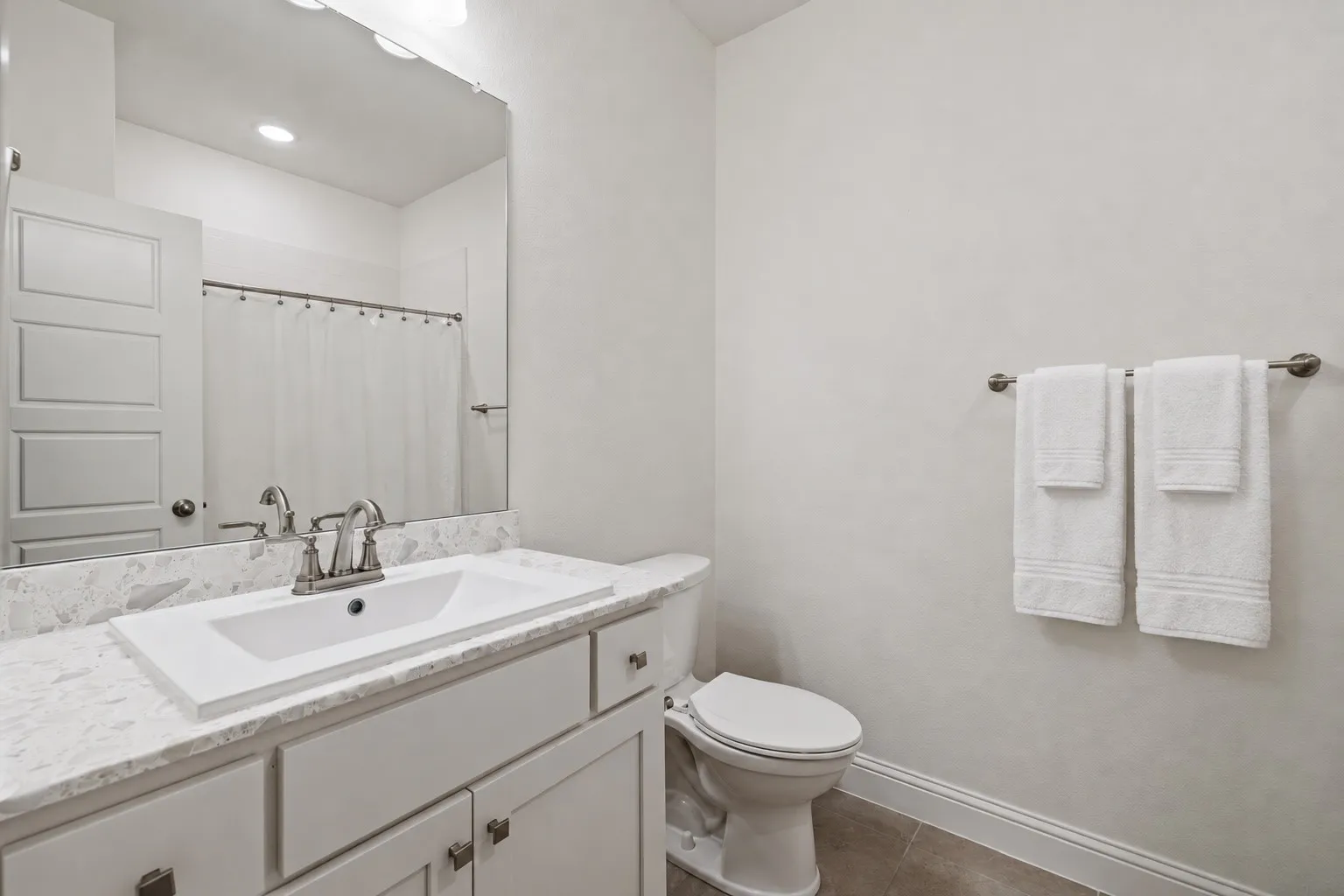 Single Family Residence For Sale in Grayson County , 1430 Shaker Hills Road, Gunter, Texas 75058, 4 Bedroom, 4 Bathroom, 3 Garage spaces, 2,829 Sqft, built in 2021, mls#21409617, Real Estate Agent in Gunter, Homes For Sale in Grayson county, Homes For Sale in Gunter, Realtor in Gunter Texas, Real Estate Brokerage Independent Realty Texas, Luminita Cordes Realtor