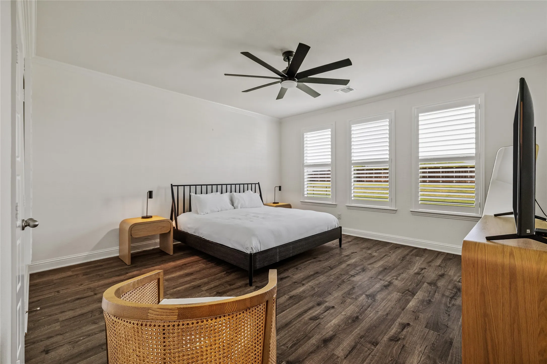 Single Family Residence For Sale in Grayson County , 1430 Shaker Hills Road, Gunter, Texas 75058, 4 Bedroom, 4 Bathroom, 3 Garage spaces, 2,829 Sqft, built in 2021, mls#21409617, Real Estate Agent in Gunter, Homes For Sale in Grayson county, Homes For Sale in Gunter, Realtor in Gunter Texas, Real Estate Brokerage Independent Realty Texas, Luminita Cordes Realtor