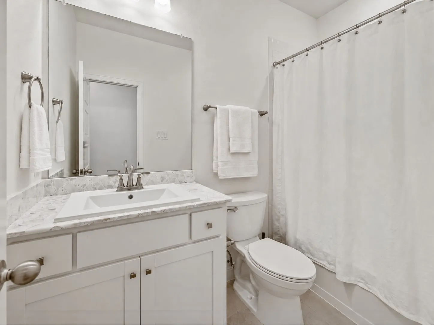 Single Family Residence For Sale in Grayson County , 1430 Shaker Hills Road, Gunter, Texas 75058, 4 Bedroom, 4 Bathroom, 3 Garage spaces, 2,829 Sqft, built in 2021, mls#21409617, Real Estate Agent in Gunter, Homes For Sale in Grayson county, Homes For Sale in Gunter, Realtor in Gunter Texas, Real Estate Brokerage Independent Realty Texas, Luminita Cordes Realtor