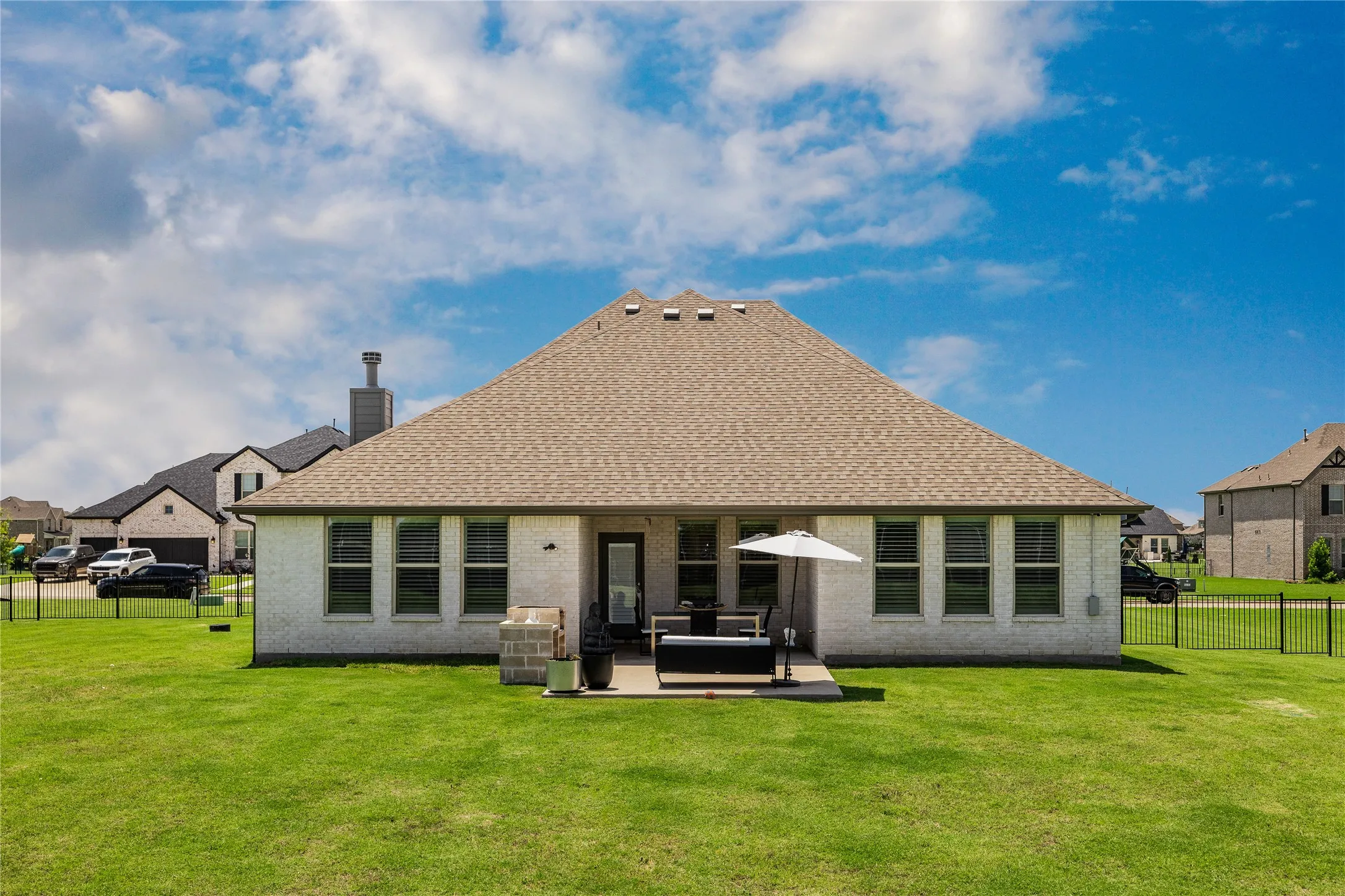 Single Family Residence For Sale in Grayson County , 1430 Shaker Hills Road, Gunter, Texas 75058, 4 Bedroom, 4 Bathroom, 3 Garage spaces, 2,829 Sqft, built in 2021, mls#21409617, Real Estate Agent in Gunter, Homes For Sale in Grayson county, Homes For Sale in Gunter, Realtor in Gunter Texas, Real Estate Brokerage Independent Realty Texas, Luminita Cordes Realtor