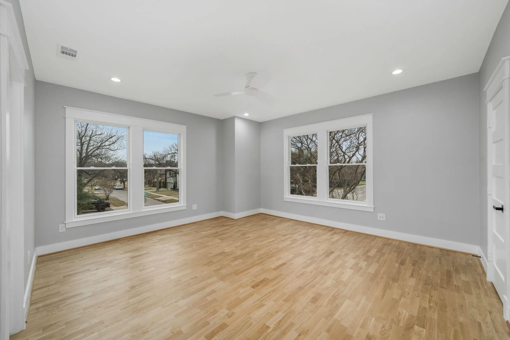 Single Family Residence For Rent in Dallas County , 6047 Velasco Avenue, Dallas, Texas 75206, 3 Bedroom, 4 Bathroom, 2 Garage spaces, 2,620 Sqft, built in 2025, mls#21409731, Real Estate Agent in Dallas, Homes For Rent in Dallas county, Homes For Rent in Dallas, Realtor in Dallas Texas, Real Estate Brokerage Independent Realty Texas, Luminita Cordes Realtor