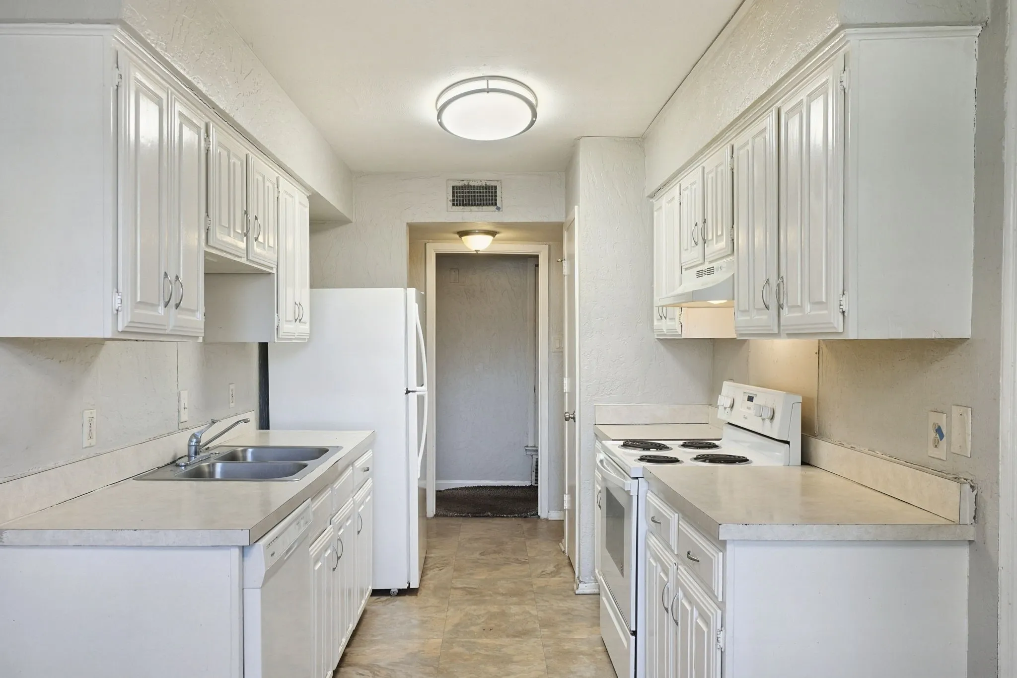 Single Family Residence For Sale in Tarrant County , 4912 Sandalwood Lane, Arlington, Texas 76017, 4 Bedroom, 3 Bathroom, 2 Garage spaces, 1,468 Sqft, built in 1983, mls#21406623, Real Estate Agent in Arlington, Homes For Sale in Tarrant county, Homes For Sale in Arlington, Realtor in Arlington Texas, Real Estate Brokerage Independent Realty Texas, Luminita Cordes Realtor
