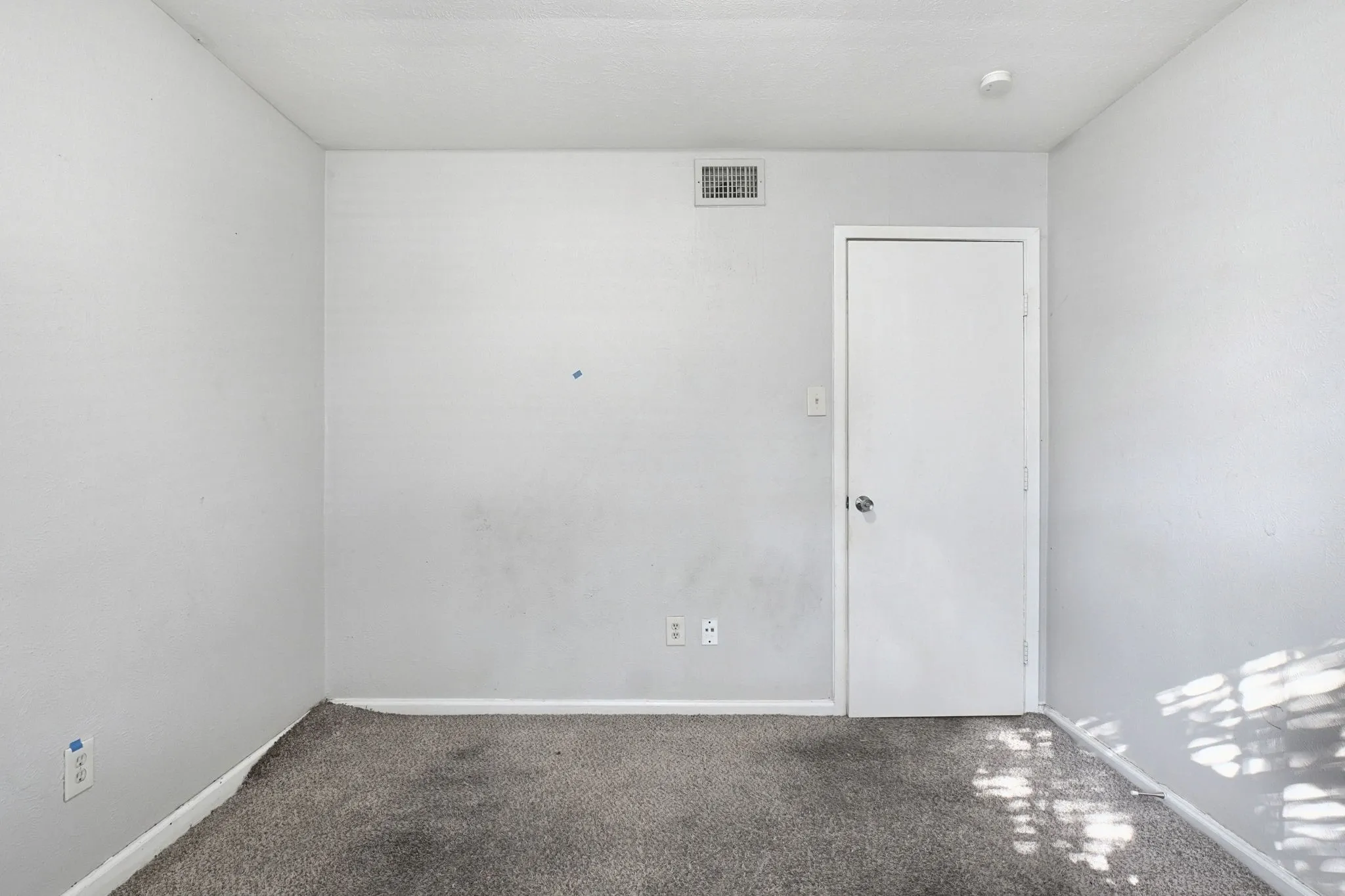 Single Family Residence For Sale in Tarrant County , 4912 Sandalwood Lane, Arlington, Texas 76017, 4 Bedroom, 3 Bathroom, 2 Garage spaces, 1,468 Sqft, built in 1983, mls#21406623, Real Estate Agent in Arlington, Homes For Sale in Tarrant county, Homes For Sale in Arlington, Realtor in Arlington Texas, Real Estate Brokerage Independent Realty Texas, Luminita Cordes Realtor