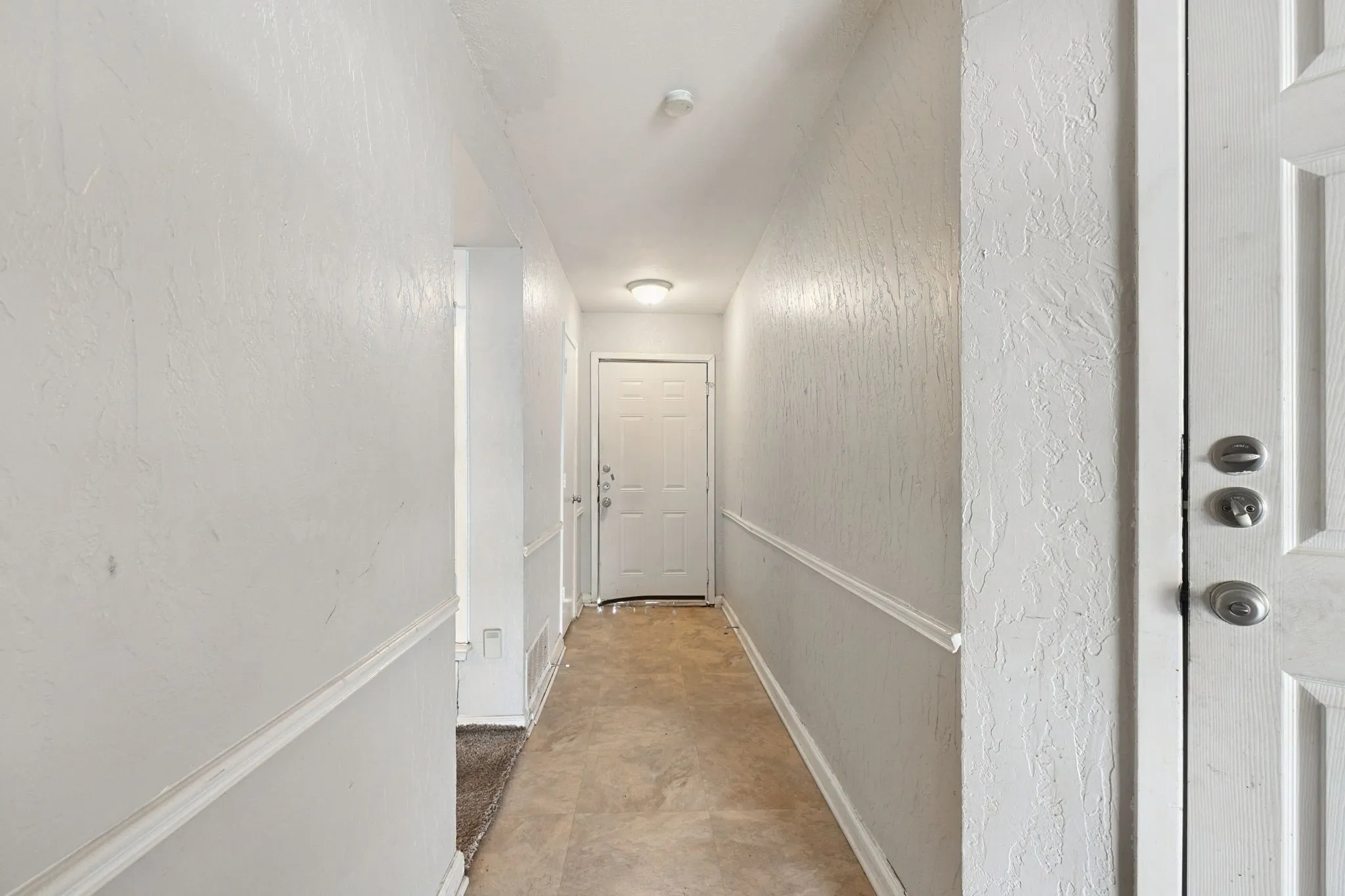 Single Family Residence For Sale in Tarrant County , 4912 Sandalwood Lane, Arlington, Texas 76017, 4 Bedroom, 3 Bathroom, 2 Garage spaces, 1,468 Sqft, built in 1983, mls#21406623, Real Estate Agent in Arlington, Homes For Sale in Tarrant county, Homes For Sale in Arlington, Realtor in Arlington Texas, Real Estate Brokerage Independent Realty Texas, Luminita Cordes Realtor