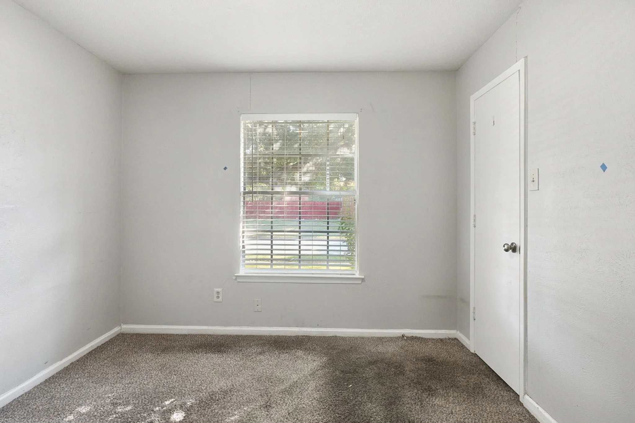 Single Family Residence For Sale in Tarrant County , 4912 Sandalwood Lane, Arlington, Texas 76017, 4 Bedroom, 3 Bathroom, 2 Garage spaces, 1,468 Sqft, built in 1983, mls#21406623, Real Estate Agent in Arlington, Homes For Sale in Tarrant county, Homes For Sale in Arlington, Realtor in Arlington Texas, Real Estate Brokerage Independent Realty Texas, Luminita Cordes Realtor