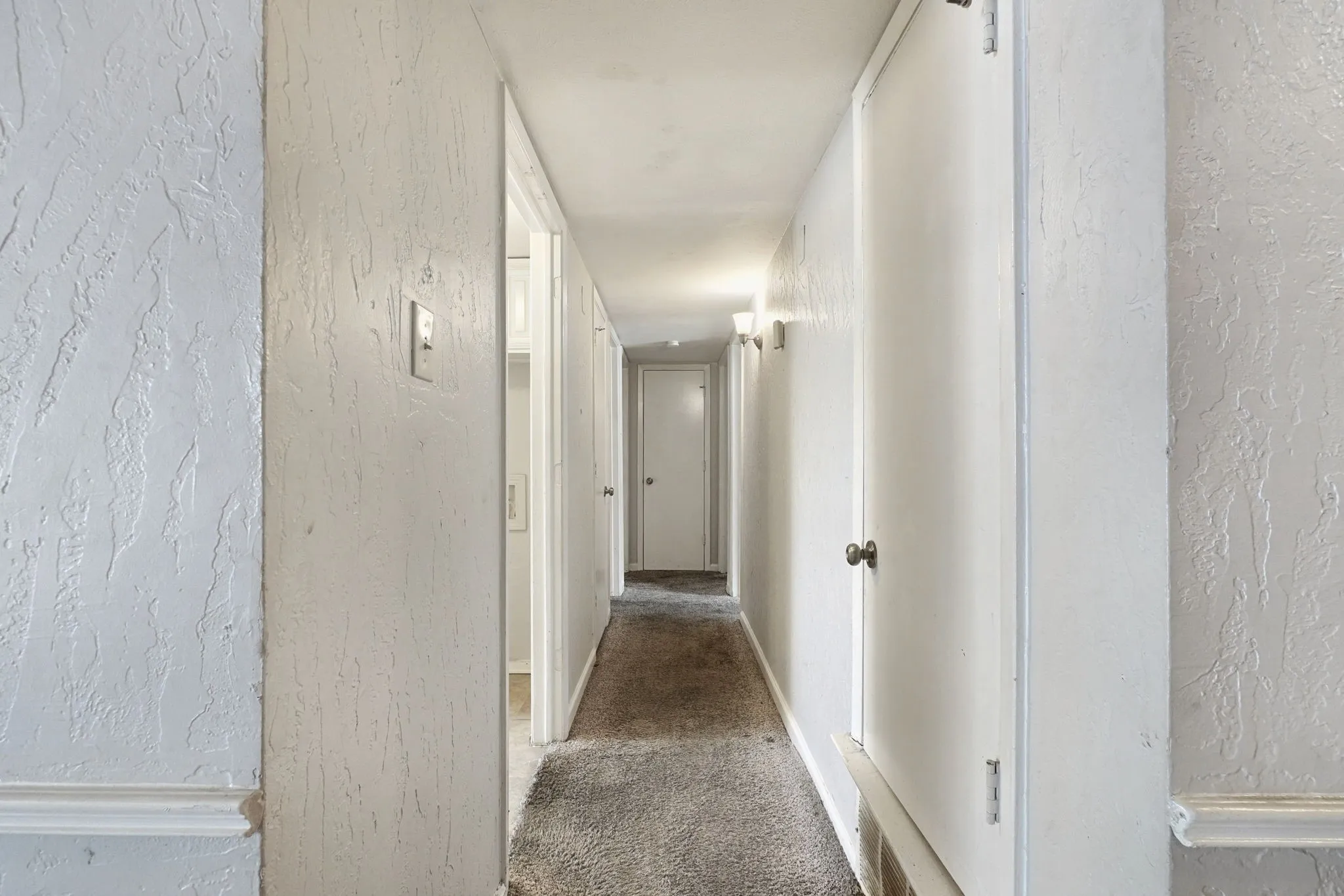 Single Family Residence For Sale in Tarrant County , 4912 Sandalwood Lane, Arlington, Texas 76017, 4 Bedroom, 3 Bathroom, 2 Garage spaces, 1,468 Sqft, built in 1983, mls#21406623, Real Estate Agent in Arlington, Homes For Sale in Tarrant county, Homes For Sale in Arlington, Realtor in Arlington Texas, Real Estate Brokerage Independent Realty Texas, Luminita Cordes Realtor