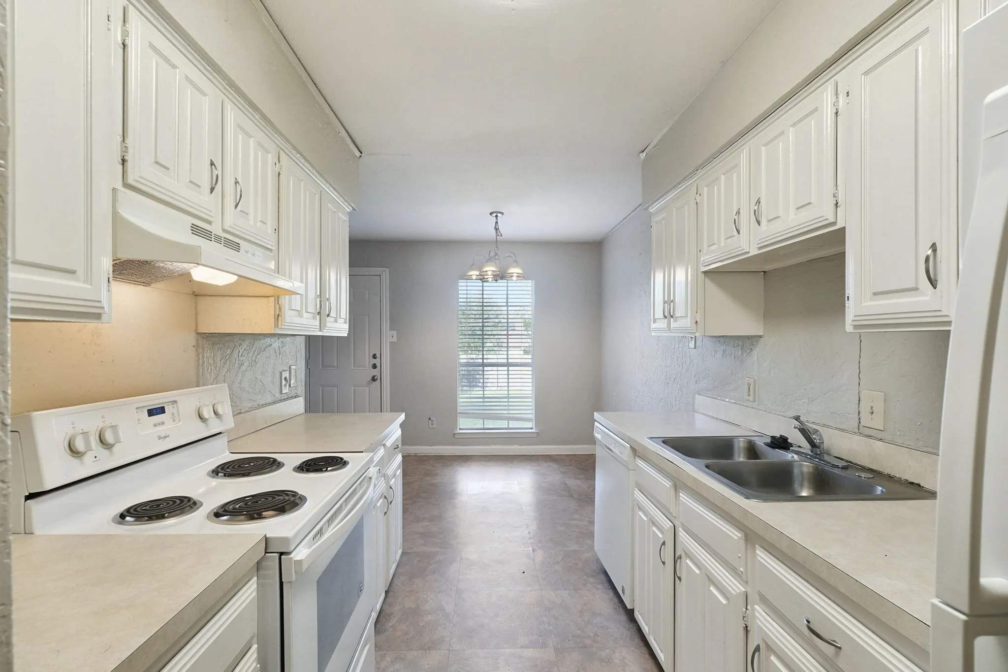 Single Family Residence For Sale in Tarrant County , 4912 Sandalwood Lane, Arlington, Texas 76017, 4 Bedroom, 3 Bathroom, 2 Garage spaces, 1,468 Sqft, built in 1983, mls#21406623, Real Estate Agent in Arlington, Homes For Sale in Tarrant county, Homes For Sale in Arlington, Realtor in Arlington Texas, Real Estate Brokerage Independent Realty Texas, Luminita Cordes Realtor