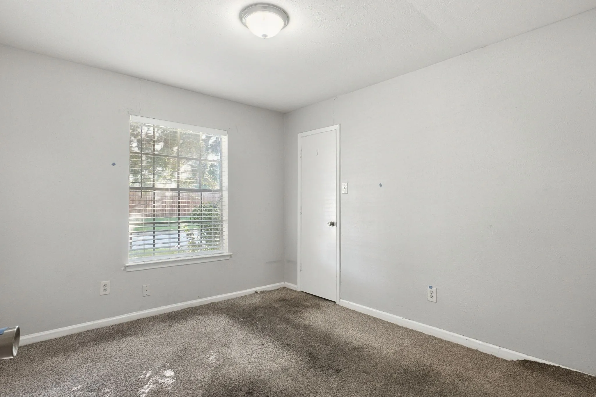 Single Family Residence For Sale in Tarrant County , 4912 Sandalwood Lane, Arlington, Texas 76017, 4 Bedroom, 3 Bathroom, 2 Garage spaces, 1,468 Sqft, built in 1983, mls#21406623, Real Estate Agent in Arlington, Homes For Sale in Tarrant county, Homes For Sale in Arlington, Realtor in Arlington Texas, Real Estate Brokerage Independent Realty Texas, Luminita Cordes Realtor