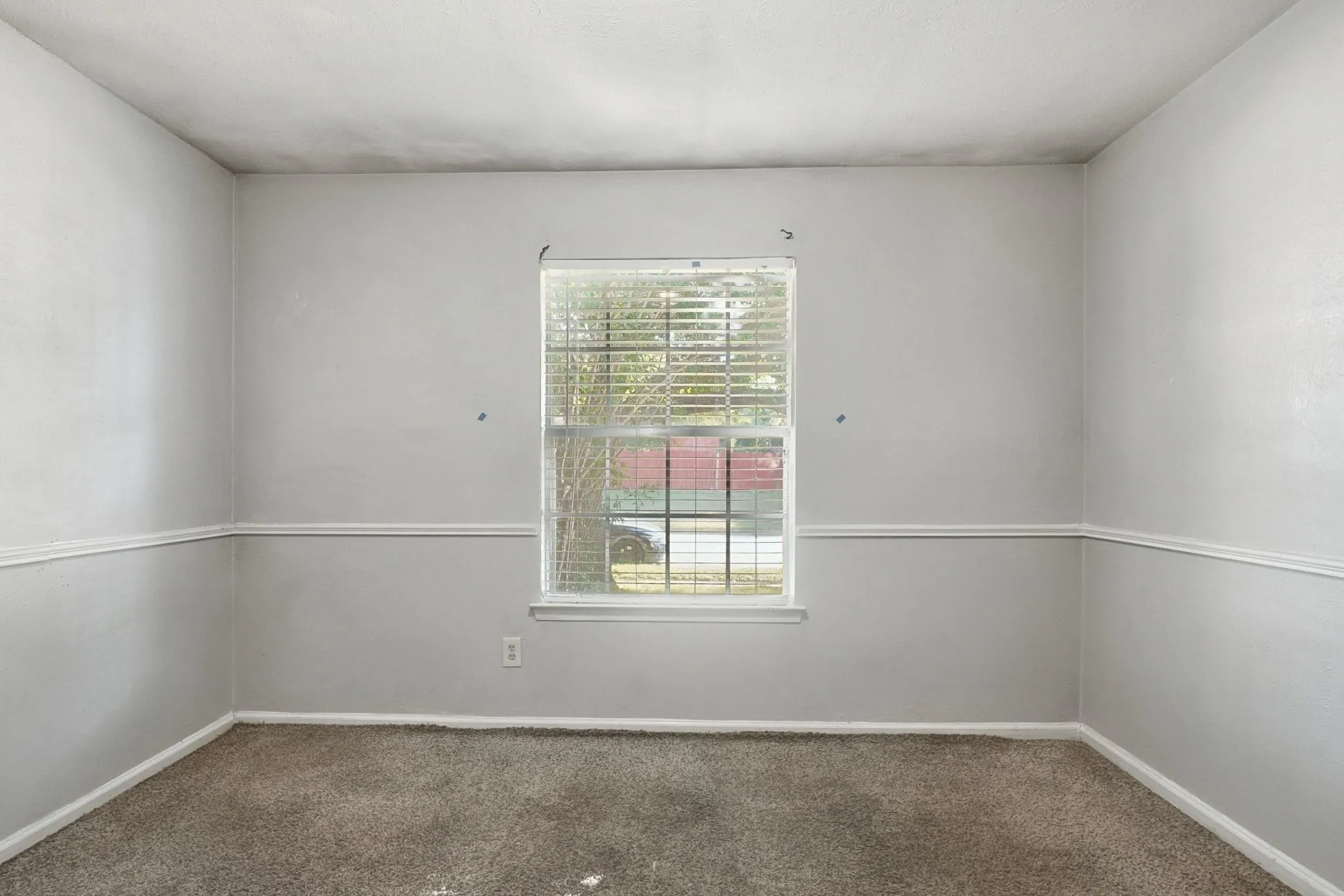 Single Family Residence For Sale in Tarrant County , 4912 Sandalwood Lane, Arlington, Texas 76017, 4 Bedroom, 3 Bathroom, 2 Garage spaces, 1,468 Sqft, built in 1983, mls#21406623, Real Estate Agent in Arlington, Homes For Sale in Tarrant county, Homes For Sale in Arlington, Realtor in Arlington Texas, Real Estate Brokerage Independent Realty Texas, Luminita Cordes Realtor
