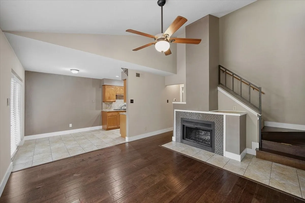Condominium For Sale in Tarrant County , 5638 Cedar Creek Drive, Benbrook, Texas 76109, 3 Bedroom, 2 Bathroom, Garage spaces, 1,155 Sqft, built in 1984, mls#21408870, Real Estate Agent in Benbrook, Homes For Sale in Tarrant county, Homes For Sale in Benbrook, Realtor in Benbrook Texas, Real Estate Brokerage Independent Realty Texas, Luminita Cordes Realtor