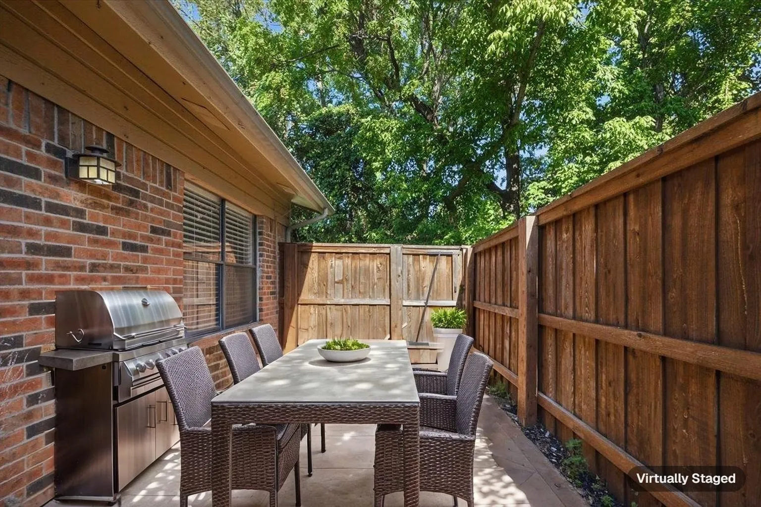 Condominium For Sale in Tarrant County , 5638 Cedar Creek Drive, Benbrook, Texas 76109, 3 Bedroom, 2 Bathroom, Garage spaces, 1,155 Sqft, built in 1984, mls#21408870, Real Estate Agent in Benbrook, Homes For Sale in Tarrant county, Homes For Sale in Benbrook, Realtor in Benbrook Texas, Real Estate Brokerage Independent Realty Texas, Luminita Cordes Realtor