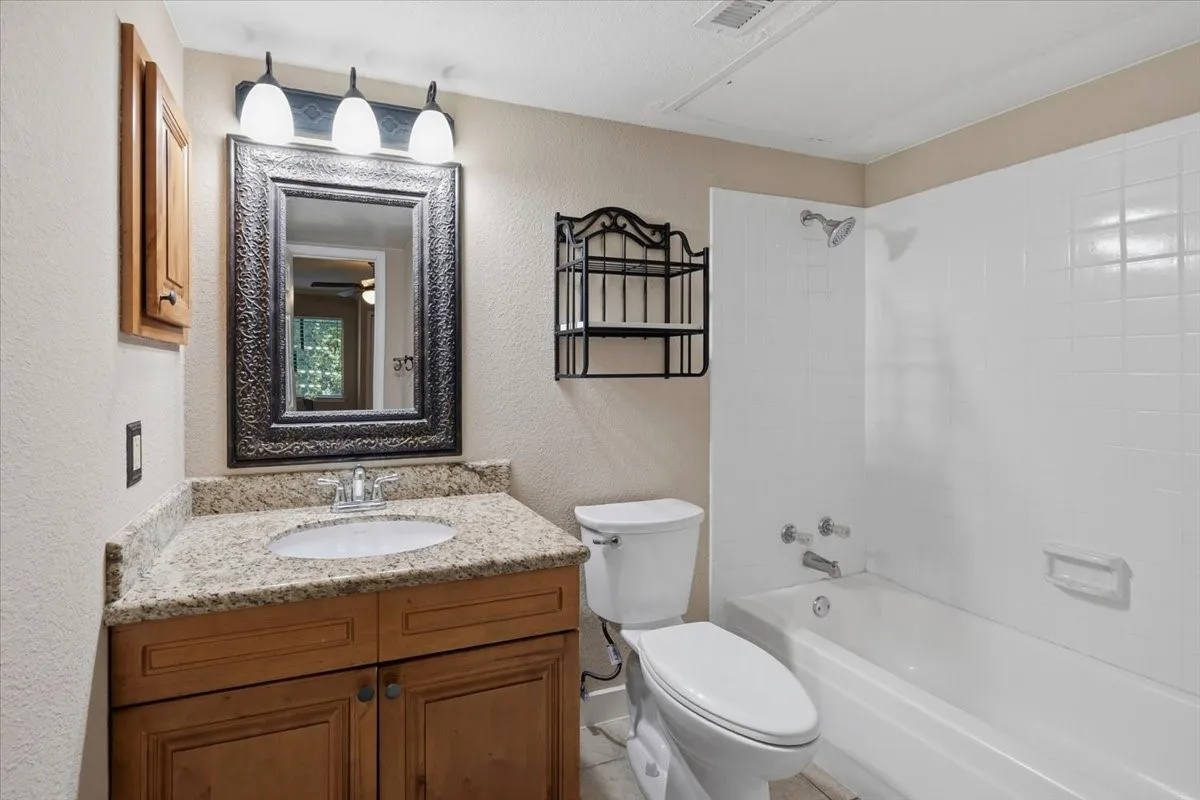 Condominium For Sale in Tarrant County , 5638 Cedar Creek Drive, Benbrook, Texas 76109, 3 Bedroom, 2 Bathroom, Garage spaces, 1,155 Sqft, built in 1984, mls#21408870, Real Estate Agent in Benbrook, Homes For Sale in Tarrant county, Homes For Sale in Benbrook, Realtor in Benbrook Texas, Real Estate Brokerage Independent Realty Texas, Luminita Cordes Realtor