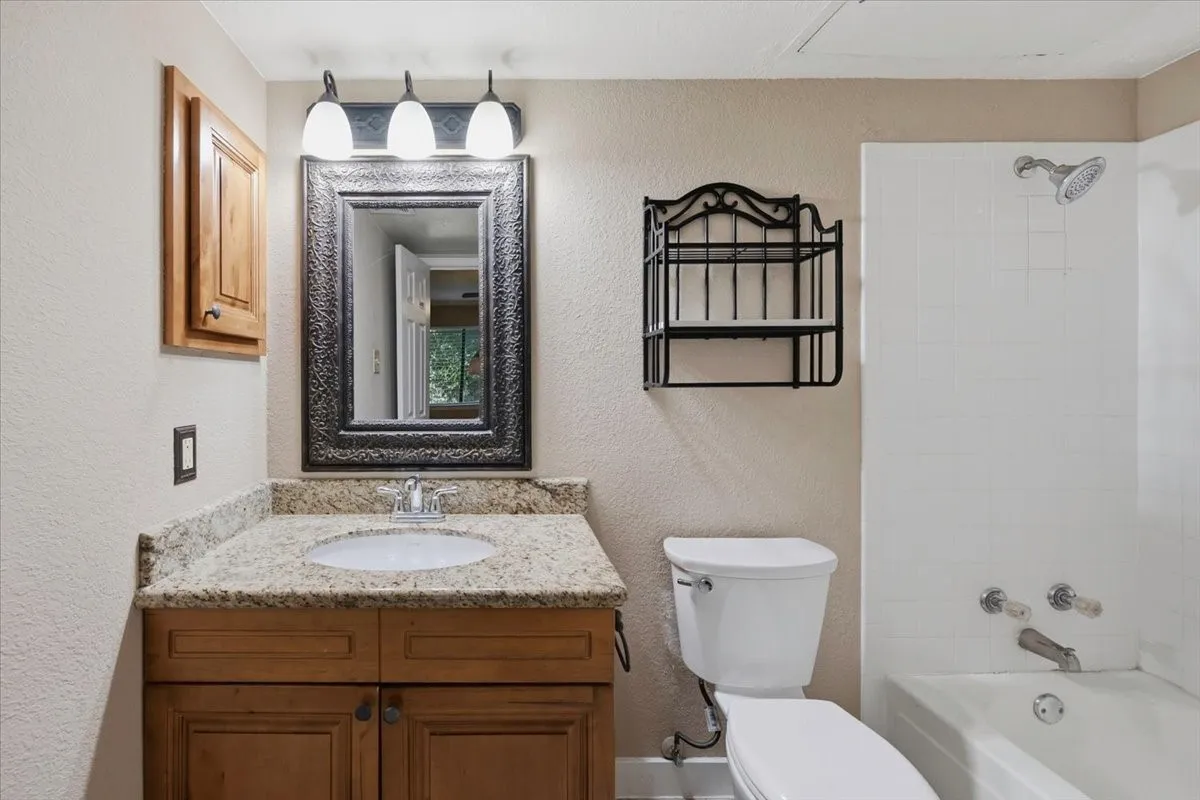 Condominium For Sale in Tarrant County , 5638 Cedar Creek Drive, Benbrook, Texas 76109, 3 Bedroom, 2 Bathroom, Garage spaces, 1,155 Sqft, built in 1984, mls#21408870, Real Estate Agent in Benbrook, Homes For Sale in Tarrant county, Homes For Sale in Benbrook, Realtor in Benbrook Texas, Real Estate Brokerage Independent Realty Texas, Luminita Cordes Realtor