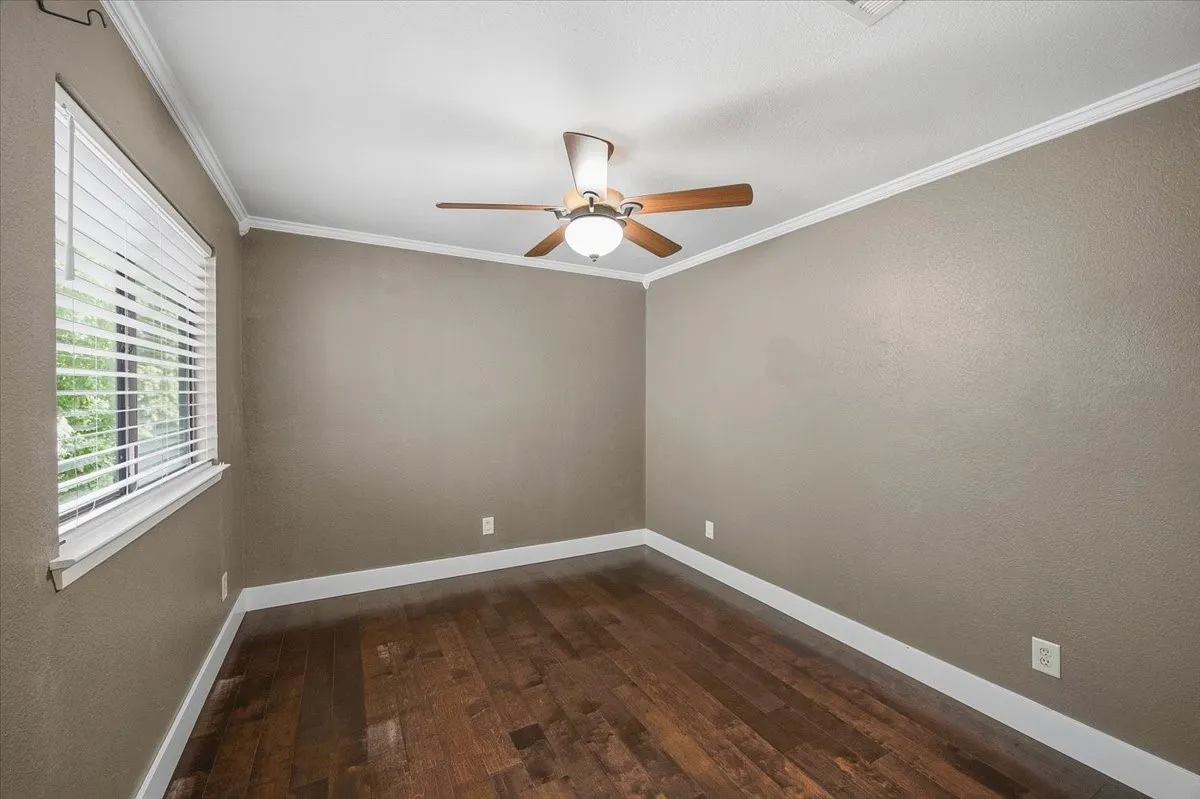 Condominium For Sale in Tarrant County , 5638 Cedar Creek Drive, Benbrook, Texas 76109, 3 Bedroom, 2 Bathroom, Garage spaces, 1,155 Sqft, built in 1984, mls#21408870, Real Estate Agent in Benbrook, Homes For Sale in Tarrant county, Homes For Sale in Benbrook, Realtor in Benbrook Texas, Real Estate Brokerage Independent Realty Texas, Luminita Cordes Realtor