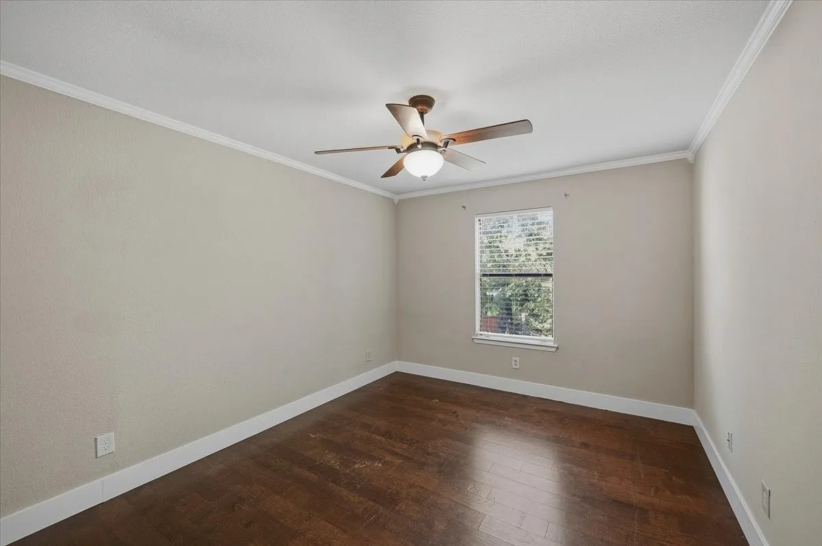 Condominium For Sale in Tarrant County , 5638 Cedar Creek Drive, Benbrook, Texas 76109, 3 Bedroom, 2 Bathroom, Garage spaces, 1,155 Sqft, built in 1984, mls#21408870, Real Estate Agent in Benbrook, Homes For Sale in Tarrant county, Homes For Sale in Benbrook, Realtor in Benbrook Texas, Real Estate Brokerage Independent Realty Texas, Luminita Cordes Realtor