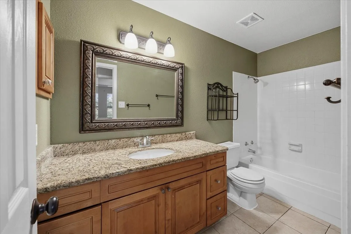 Condominium For Sale in Tarrant County , 5638 Cedar Creek Drive, Benbrook, Texas 76109, 3 Bedroom, 2 Bathroom, Garage spaces, 1,155 Sqft, built in 1984, mls#21408870, Real Estate Agent in Benbrook, Homes For Sale in Tarrant county, Homes For Sale in Benbrook, Realtor in Benbrook Texas, Real Estate Brokerage Independent Realty Texas, Luminita Cordes Realtor